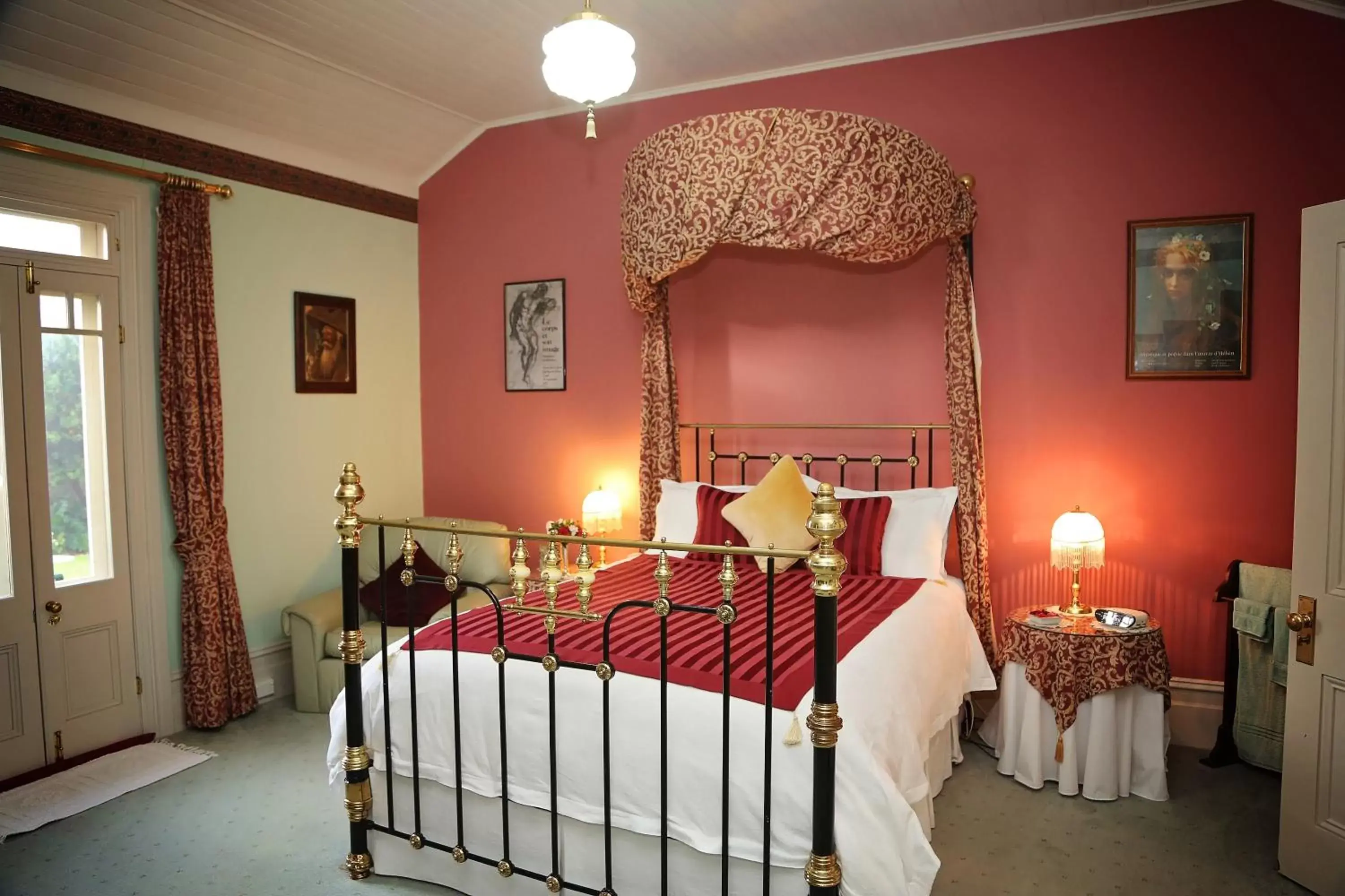 Photo of the whole room, Bed in Forgandenny House B&B