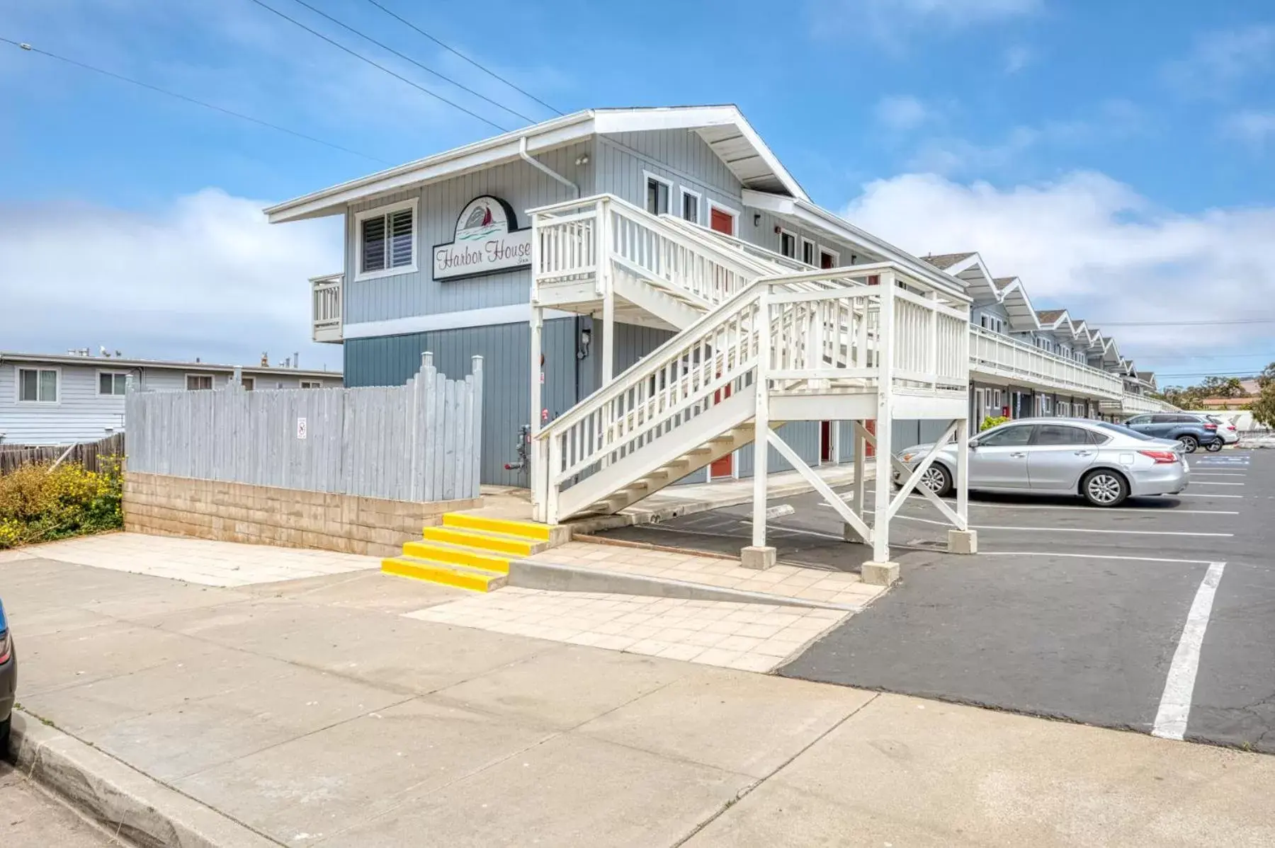 Property Building in Harbor House Inn