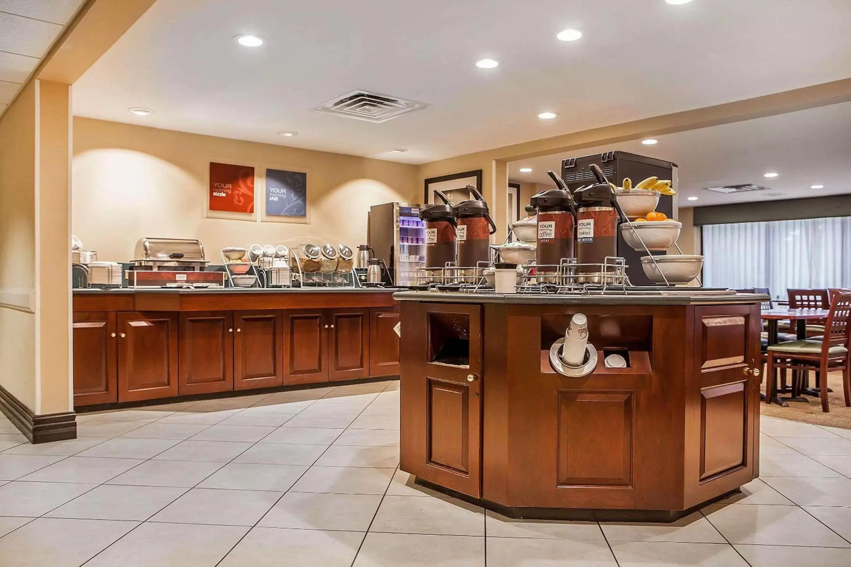 Restaurant/Places to Eat in Comfort Inn & Suites Somerset - New Brunswick
