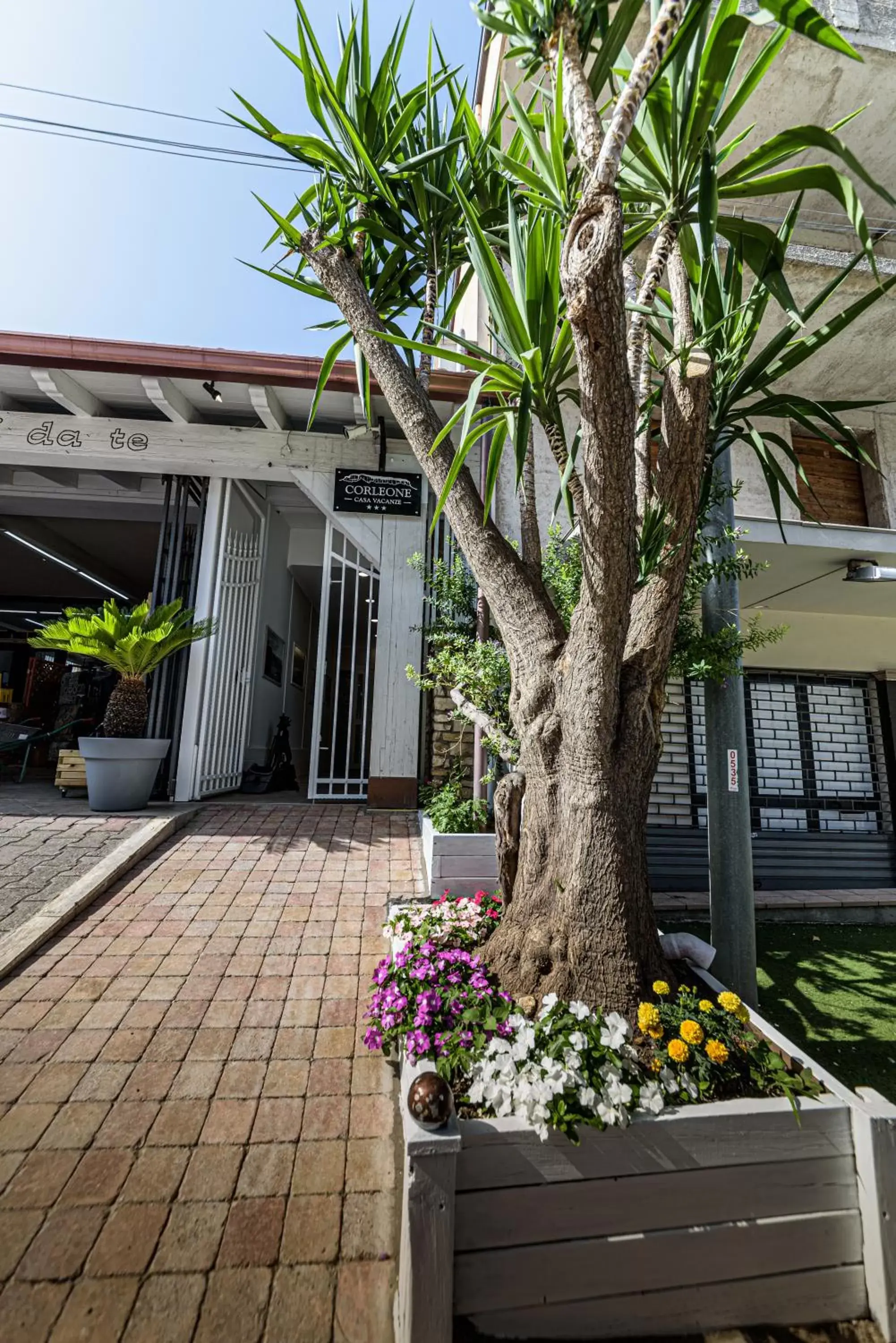 Facade/entrance, Property Building in Corleone GUESTHOUSE