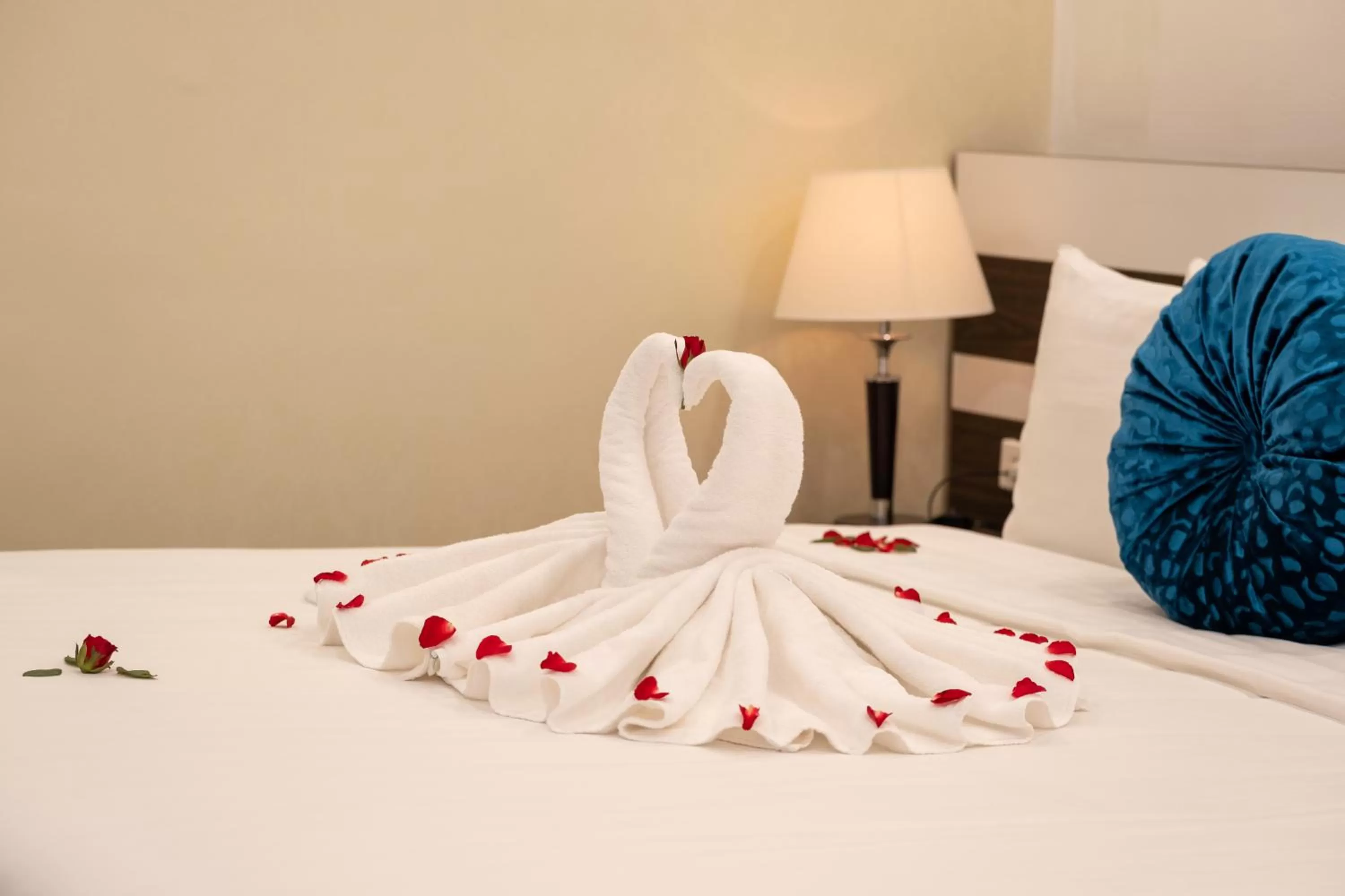 Bed in Le Beryl Hanoi Hotel