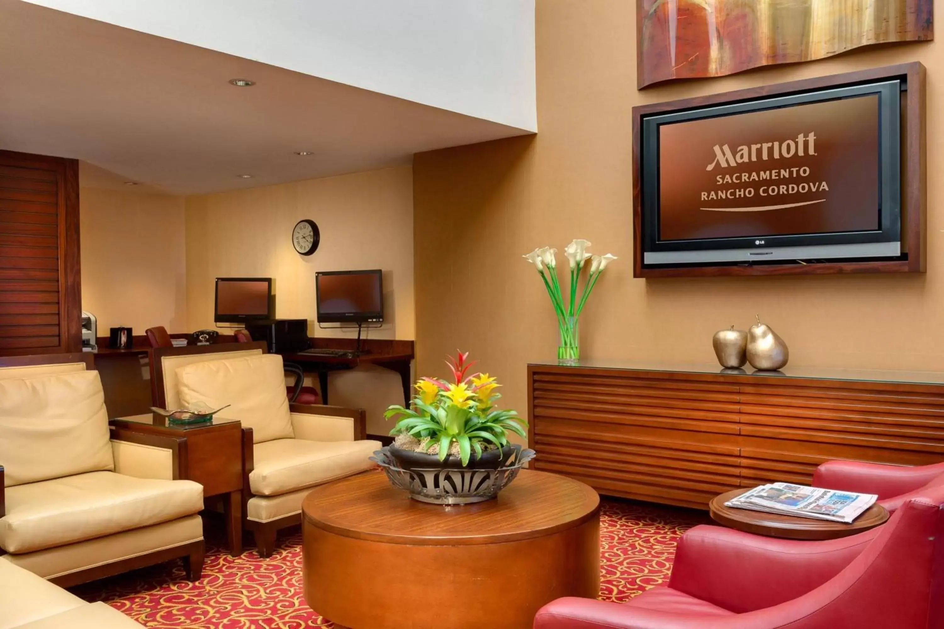 Lounge or bar, TV/Entertainment Center in Sacramento Marriott Rancho Cordova