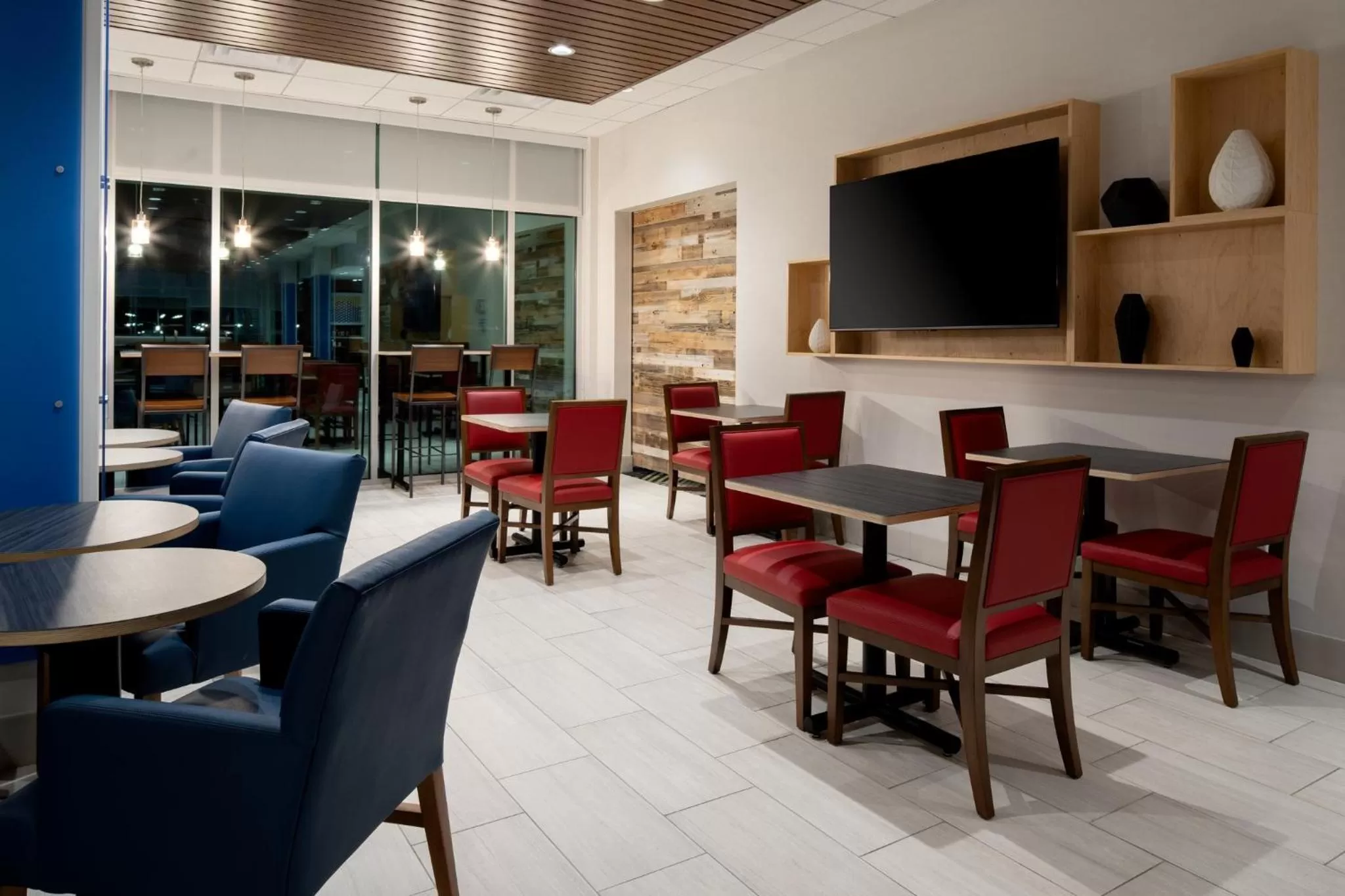 Breakfast in Holiday Inn Express & Suites - Bullhead City by IHG