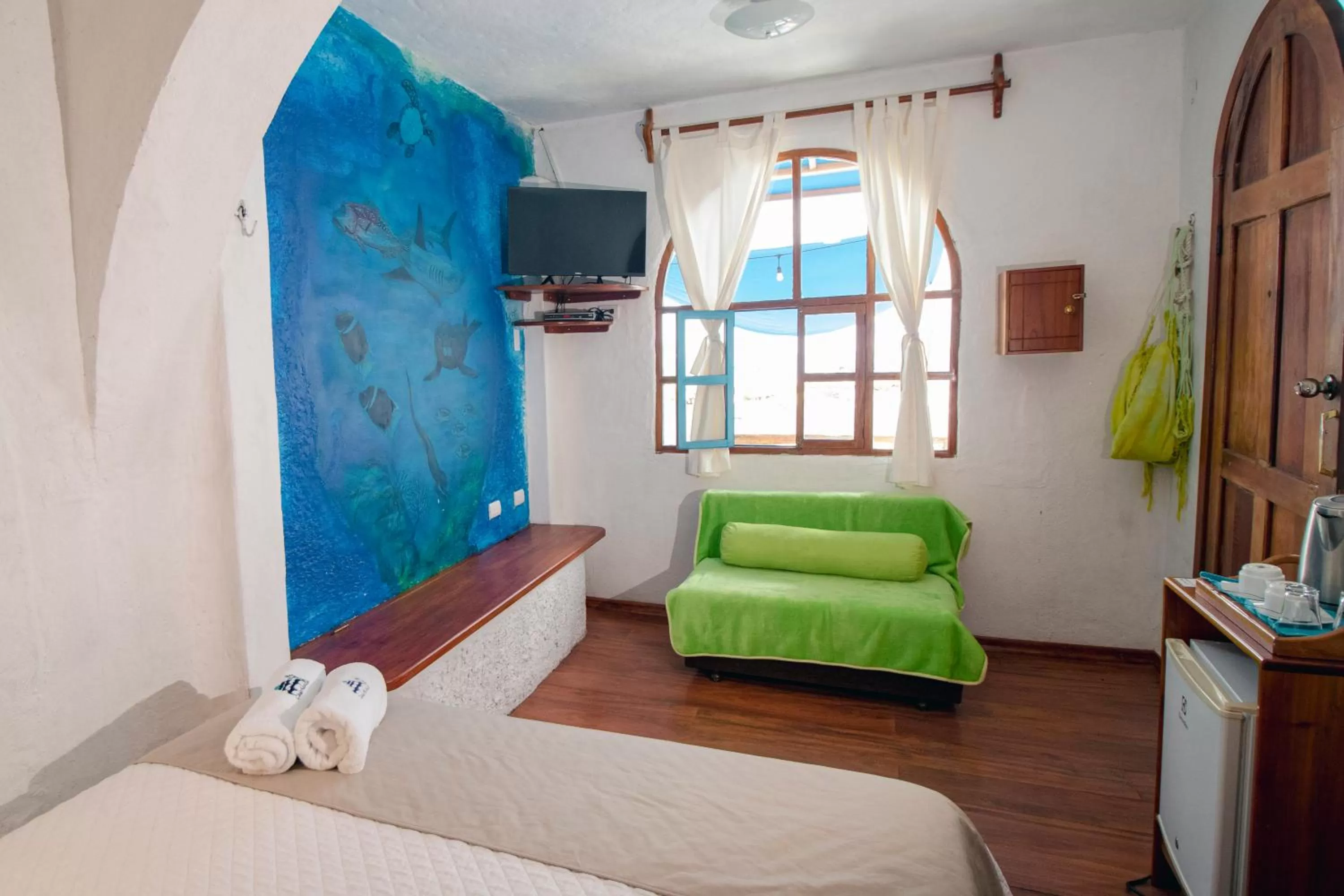 TV and multimedia, Bed in Hotel Casa Blanca