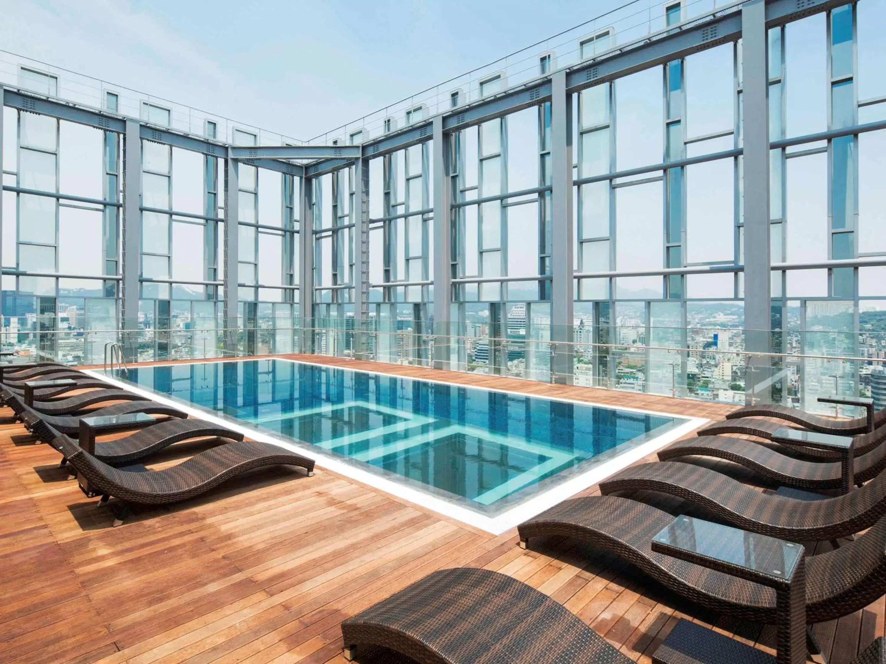 Fitness centre/facilities, Swimming Pool in Novotel Ambassador Seoul Dongdaemun Hotels & Residences