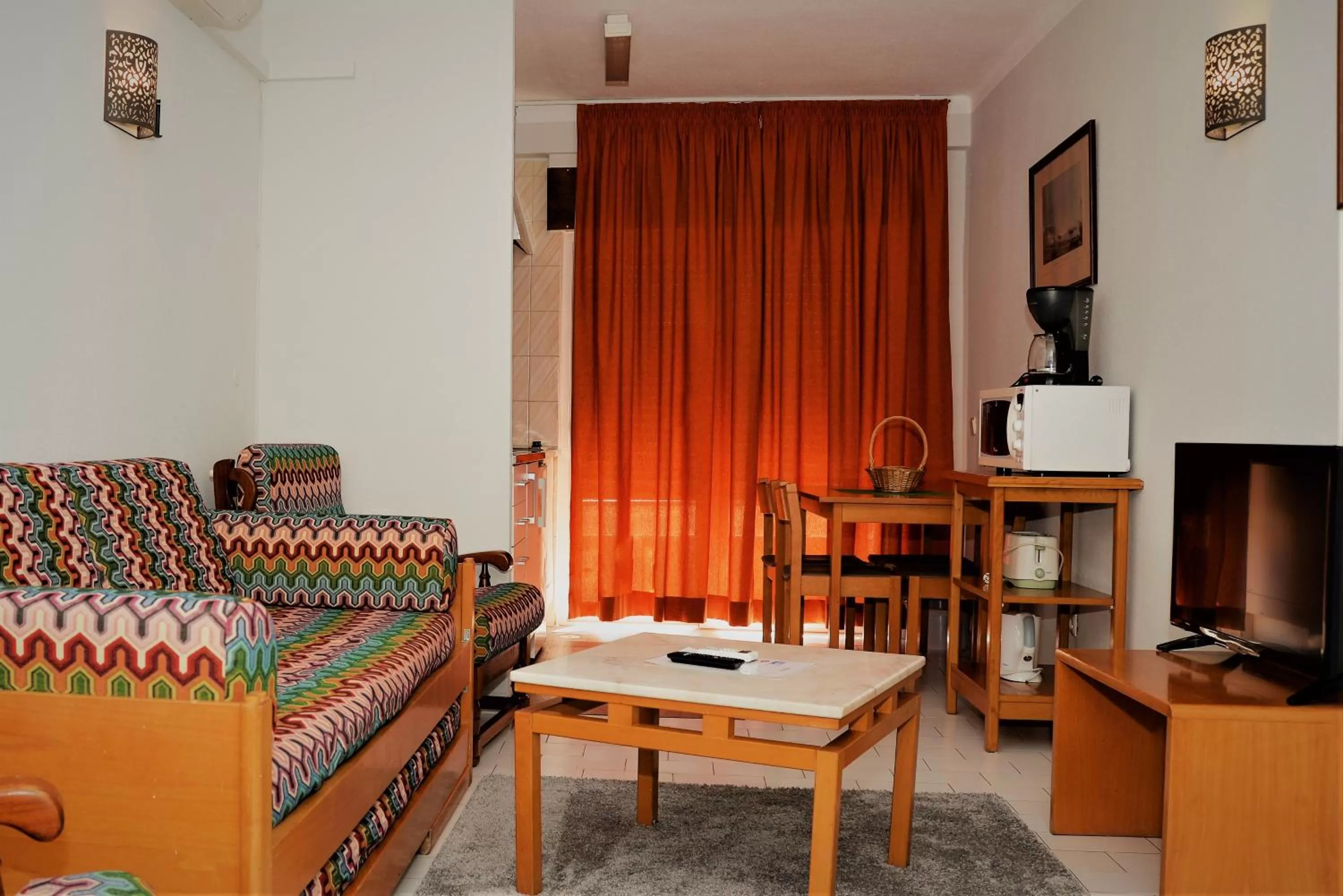 Apartamentos Turisticos Lindomar