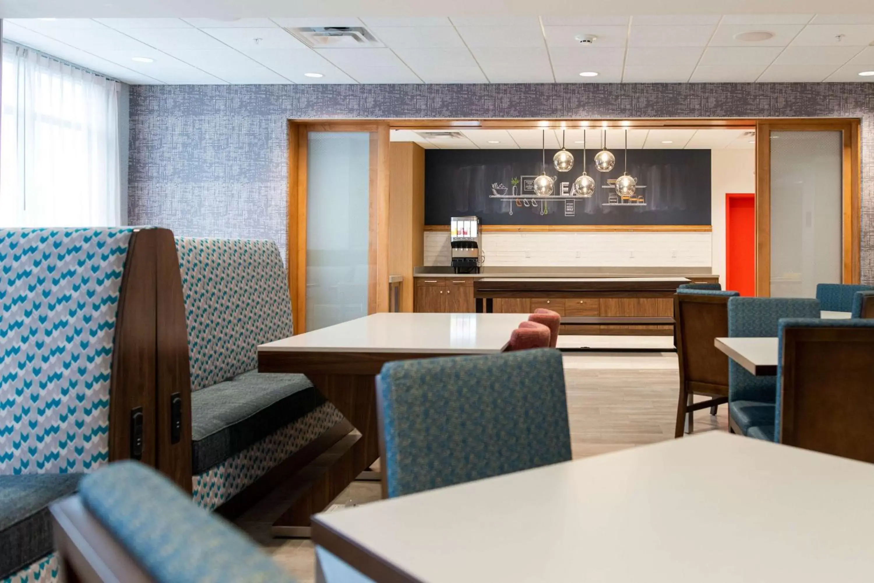 Lobby or reception, Restaurant/Places to Eat in Hampton Inn Paris IL, IL