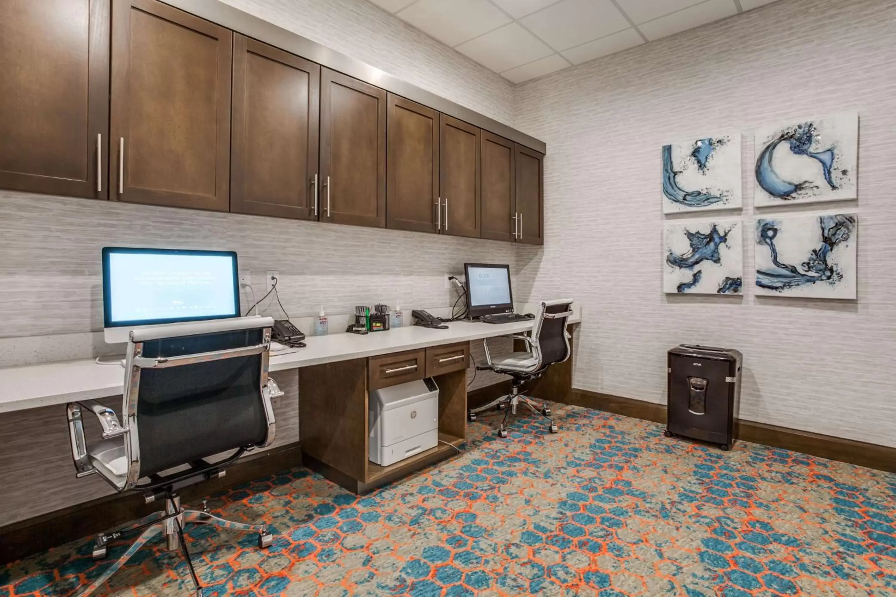 Business facilities in Hampton Inn & Suites Dallas-Central Expy/North Park Area