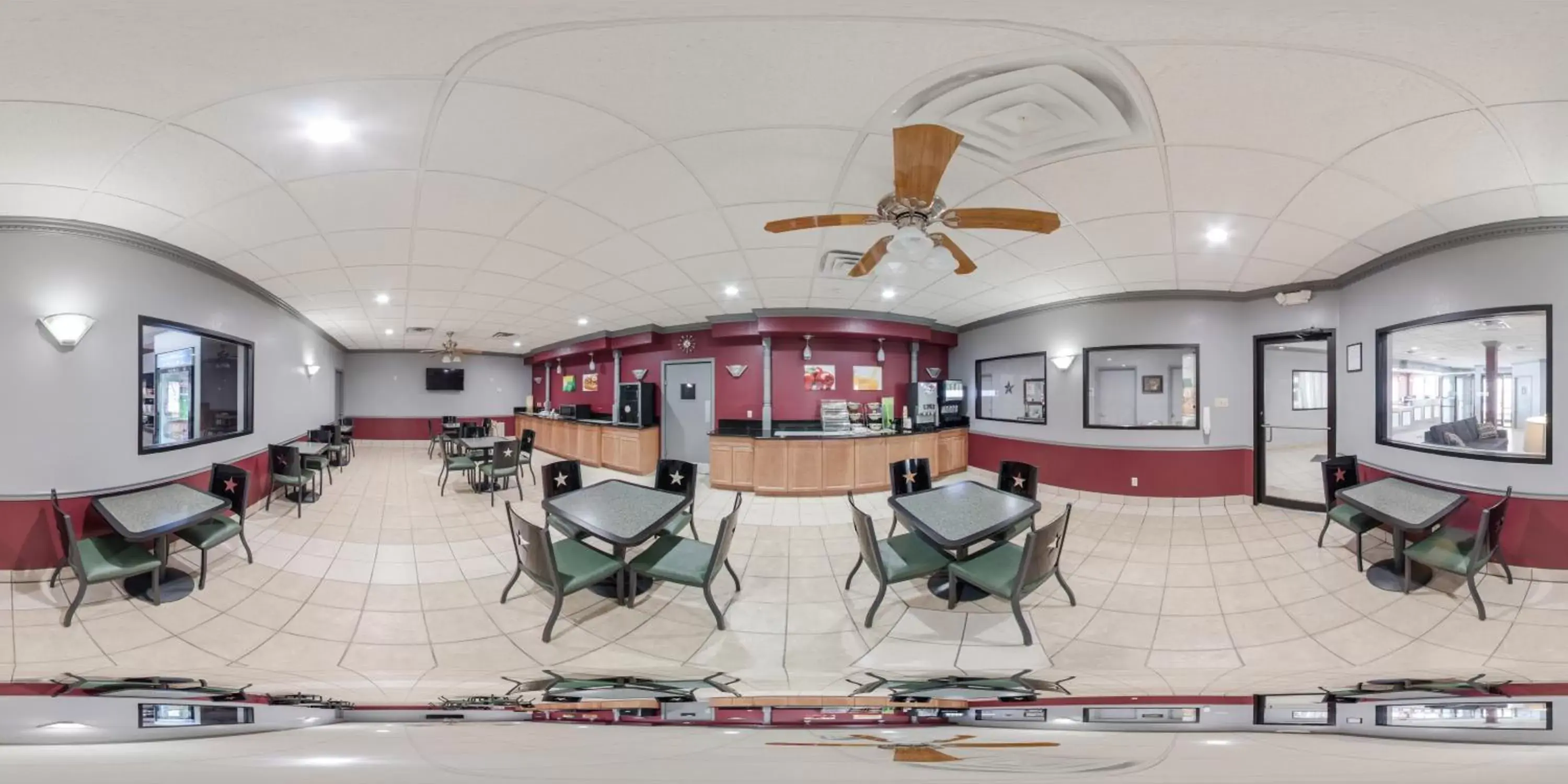 Restaurant/Places to Eat in Quality Inn Ozona I-10