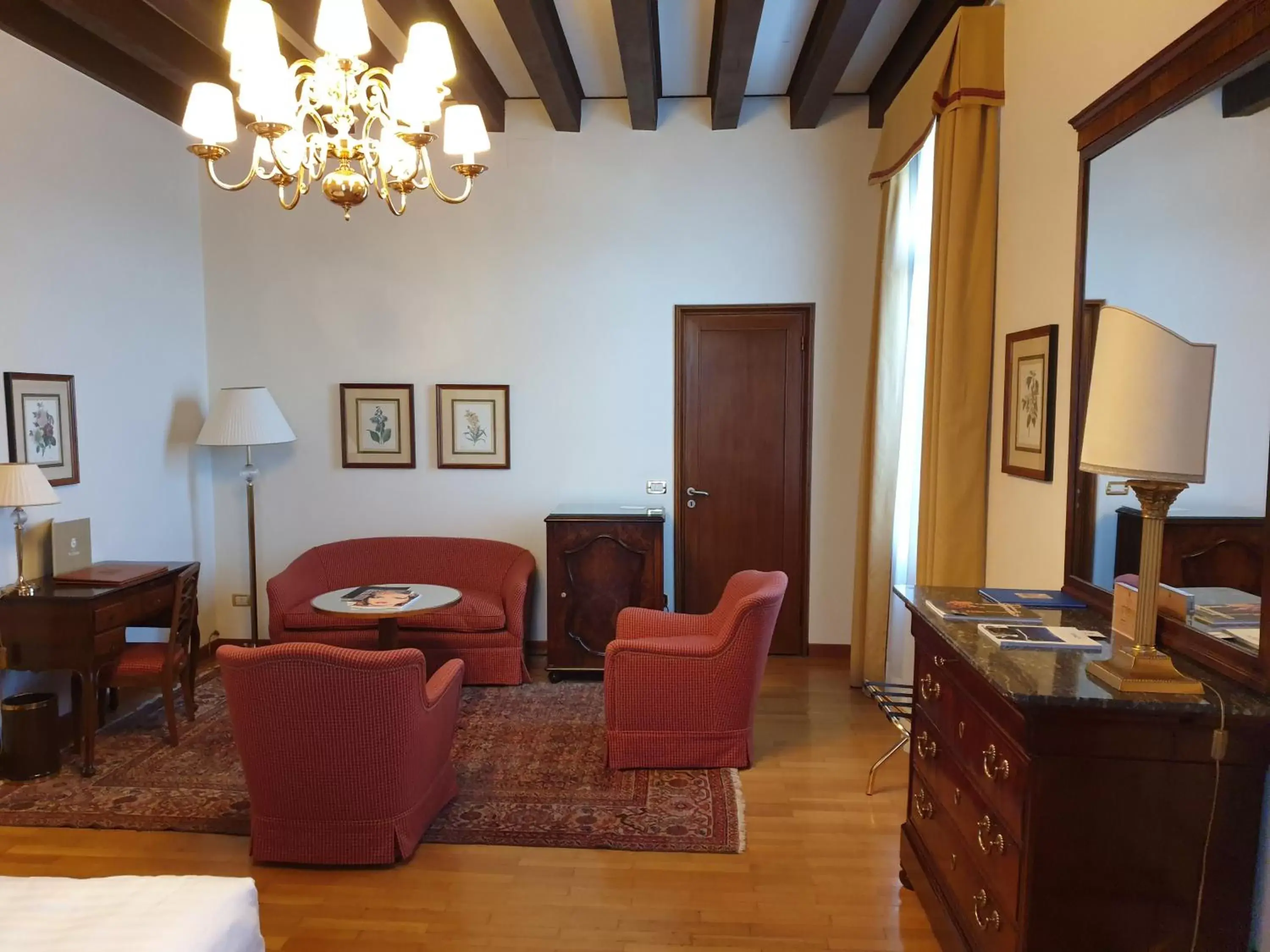 Seating Area in Hotel Villa Cipriani