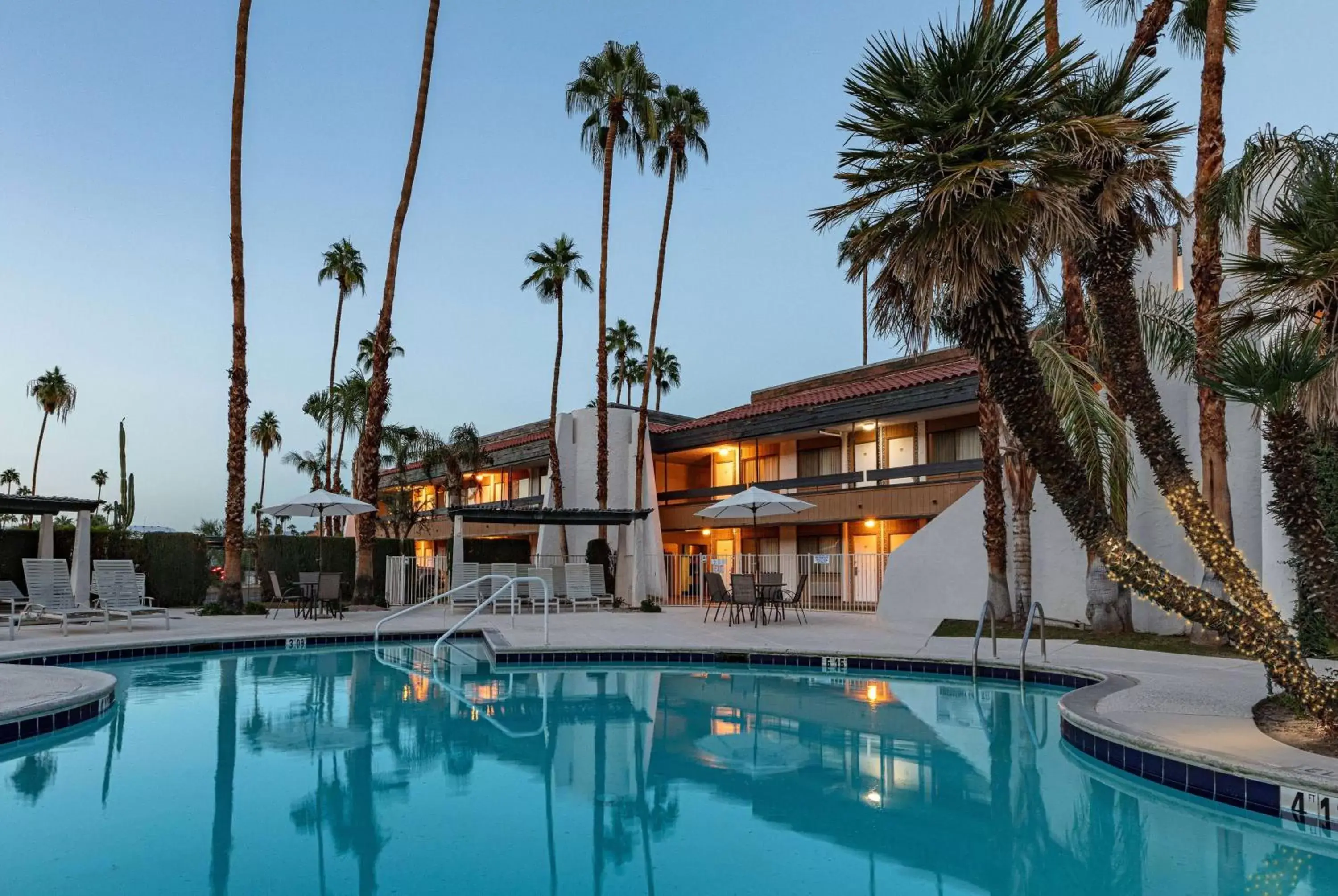 Swimming Pool in Travelodge by Wyndham Palm Springs