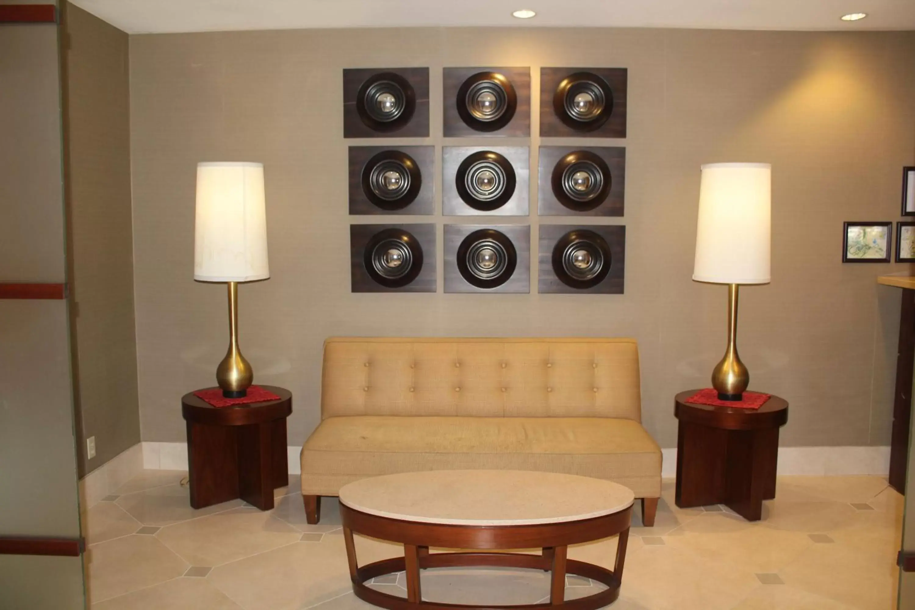 Lobby or reception, Seating Area in Brandywine Plaza Hotel - SureStay Collection by Best Western Lobby or reception, Seating Area in Brandywine Plaza Hotel - SureStay Collection by Best Western