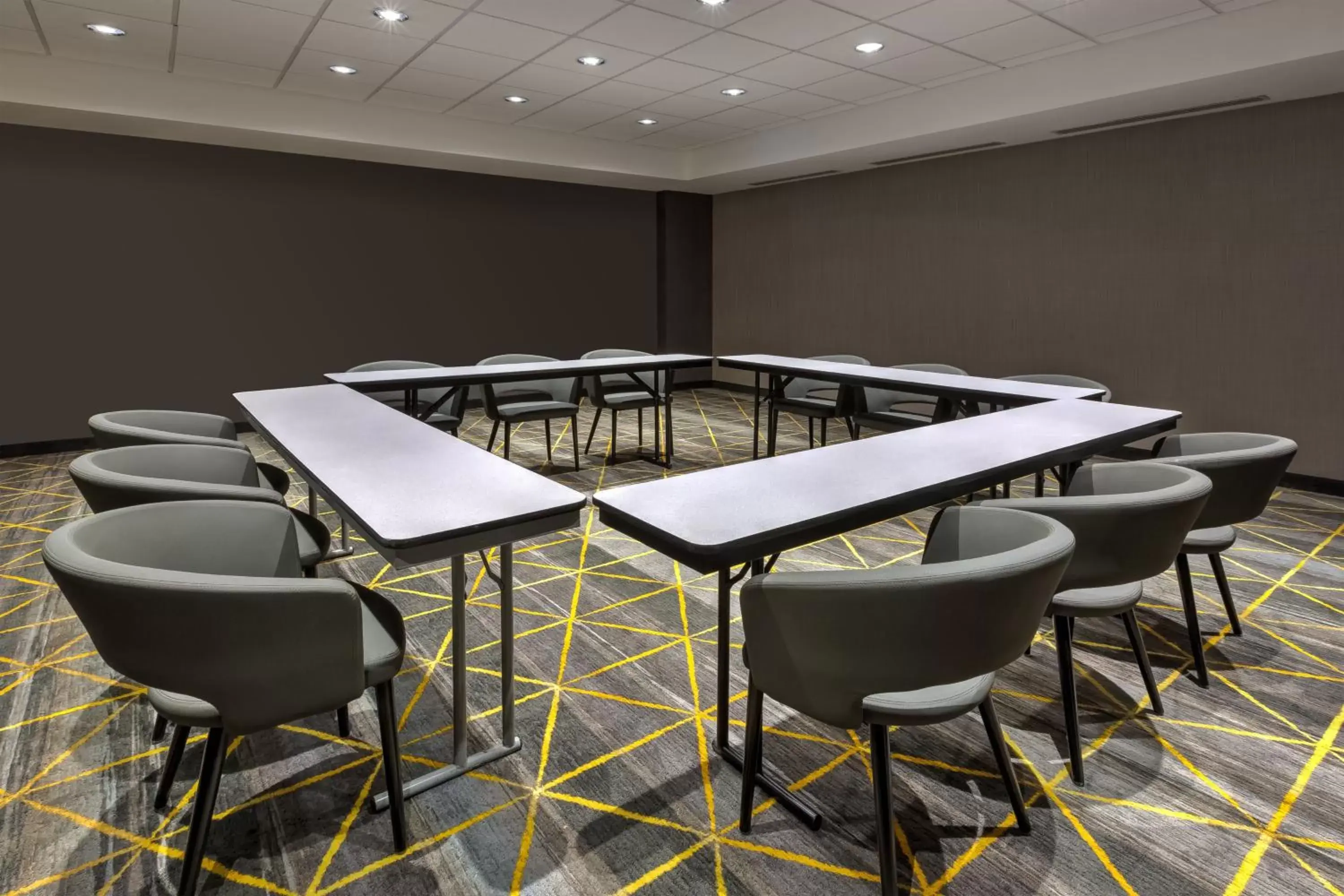 Meeting/conference room in Holiday Inn Grand Rapids - South, an IHG Hotel