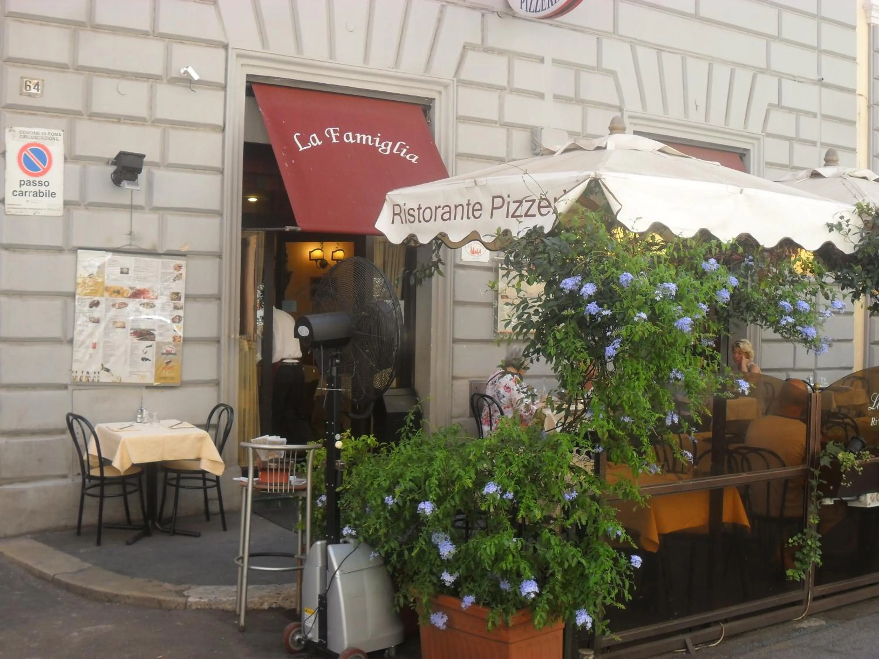 Patio in Gemme Di Roma Accomodation