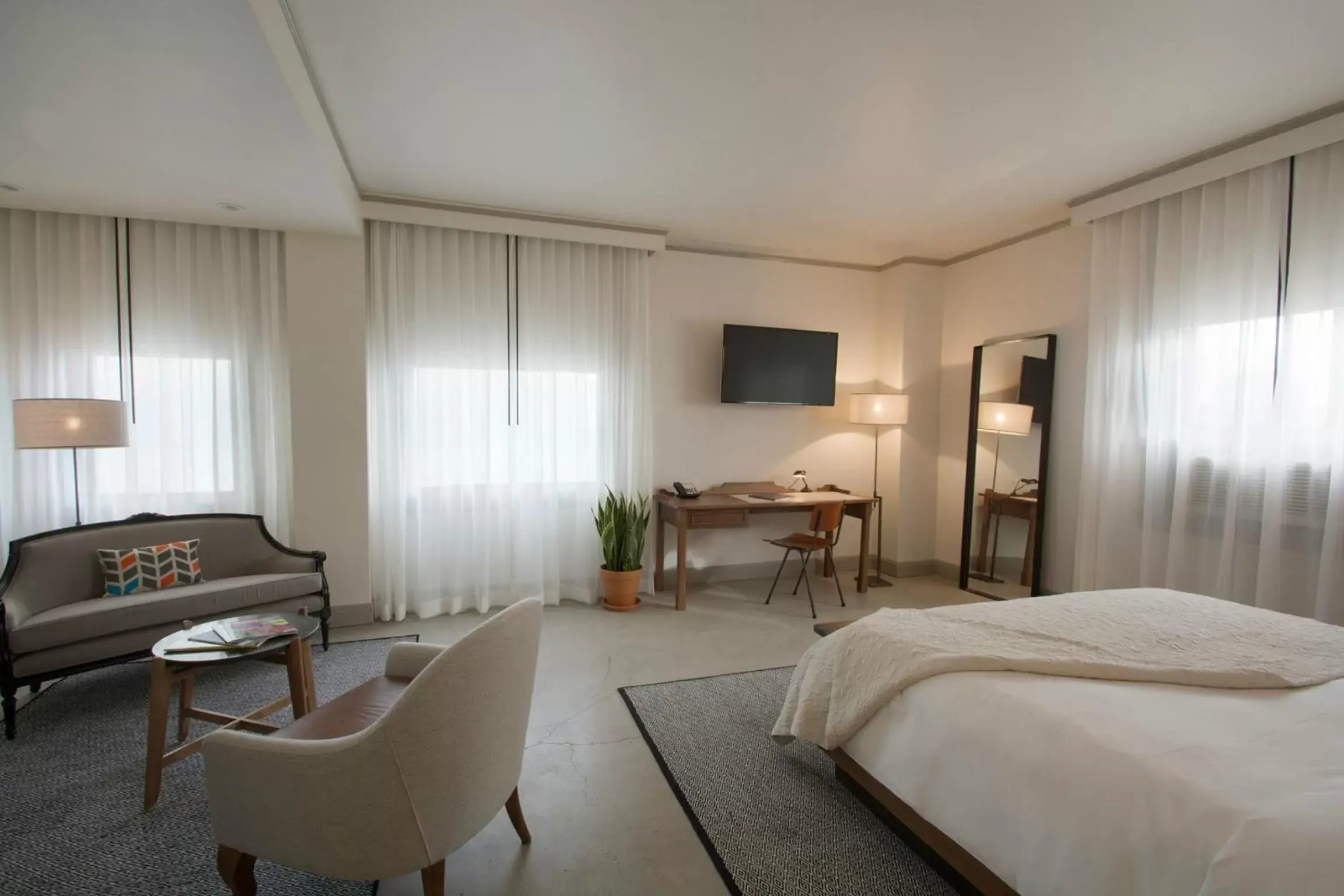 Photo of the whole room, Bed in Hotel G San Francisco Photo of the whole room, Bed in Hotel G San Francisco