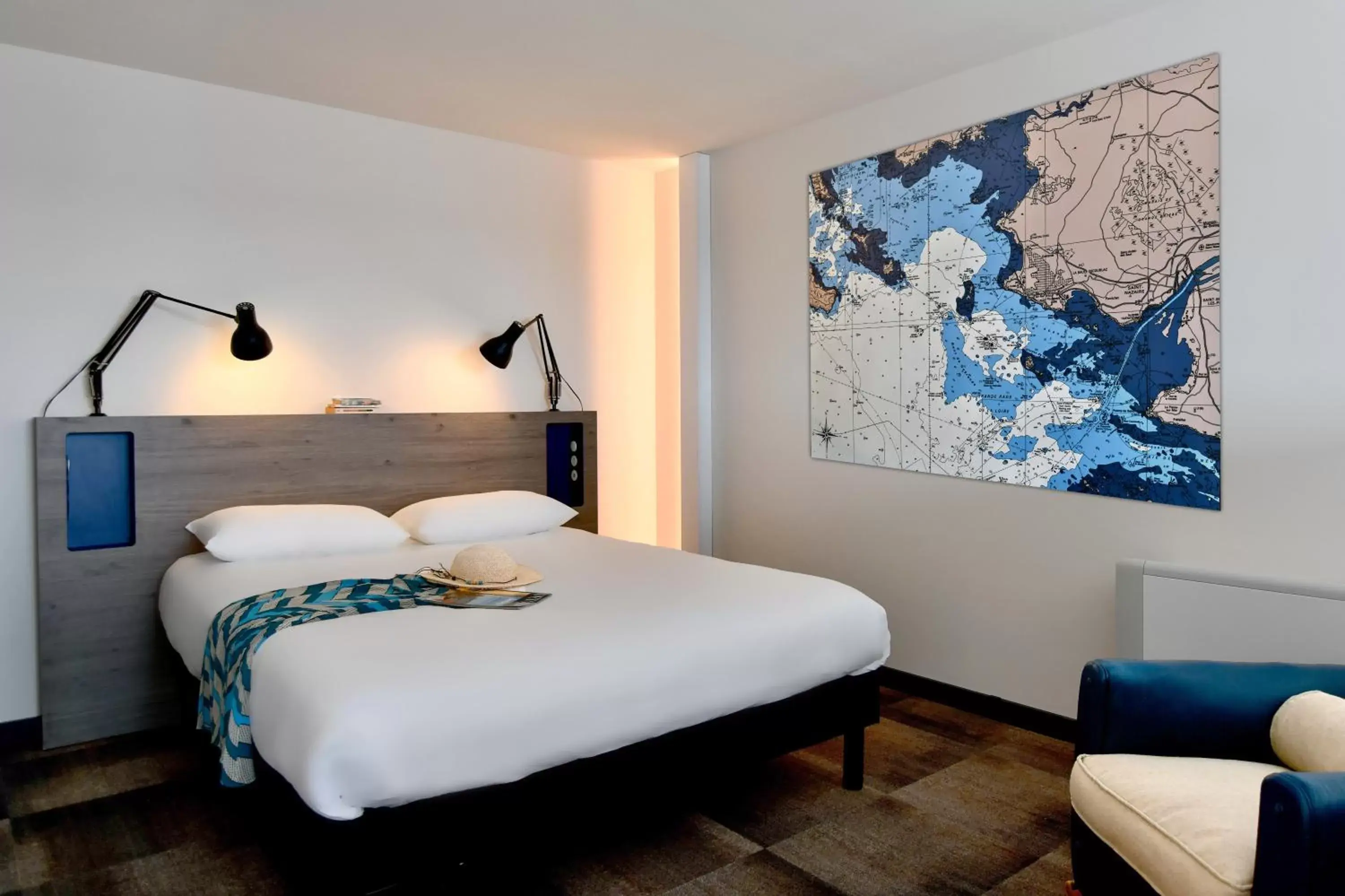 Bedroom, Bed in ibis Styles Saint Nazaire Centre Gare