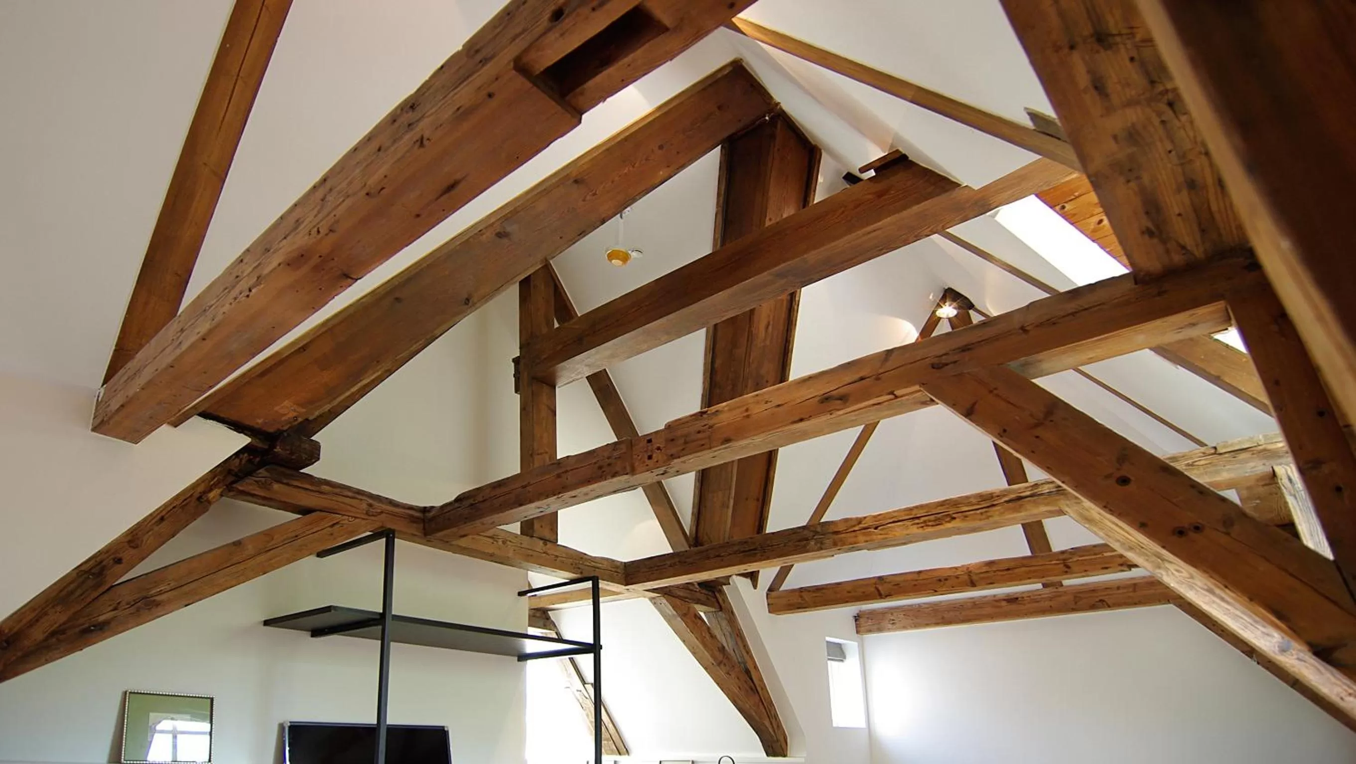 Photo of the whole room in The Bolster