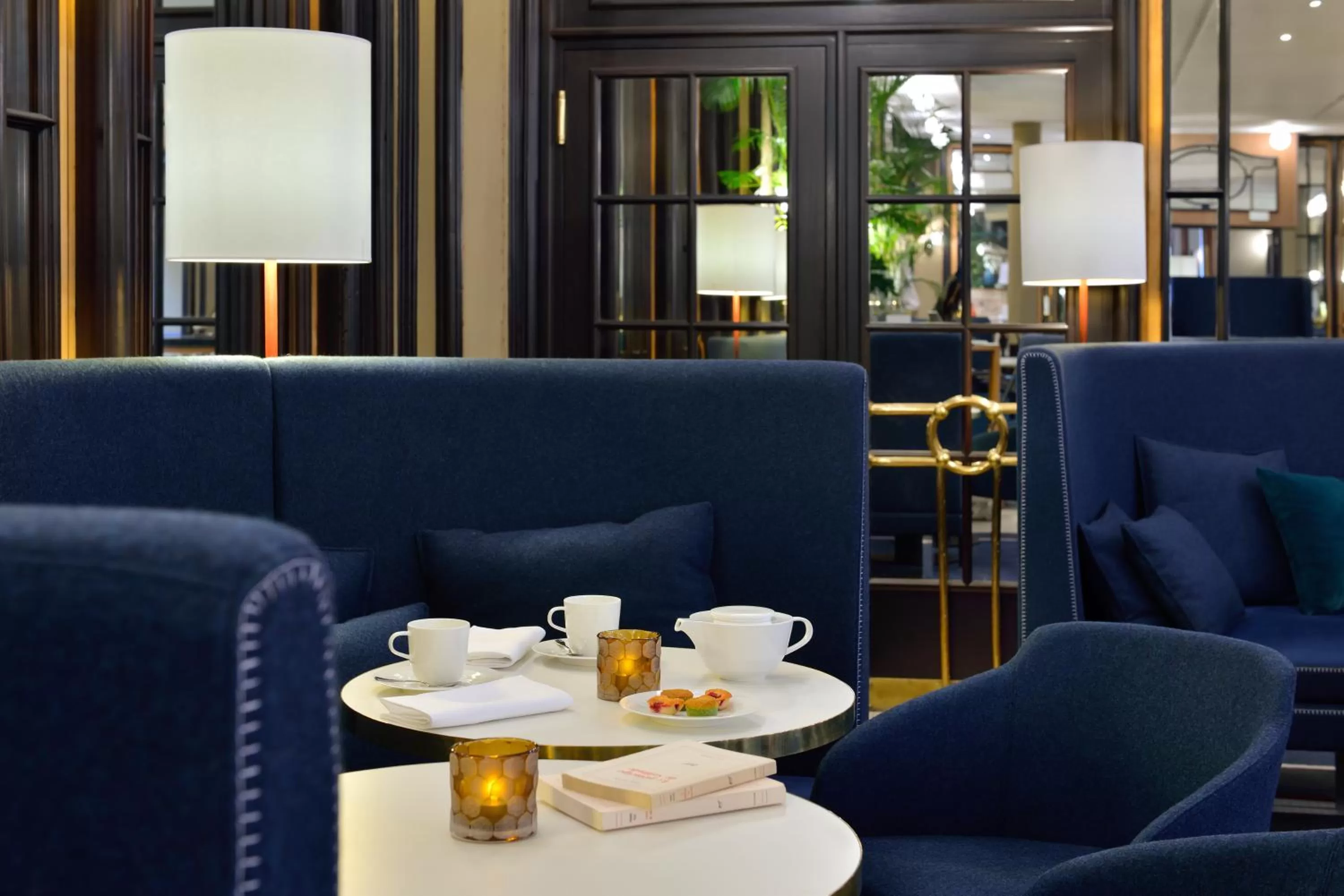 Restaurant/places to eat in l'Echiquier Opéra Hotel Paris - MGallery Collection