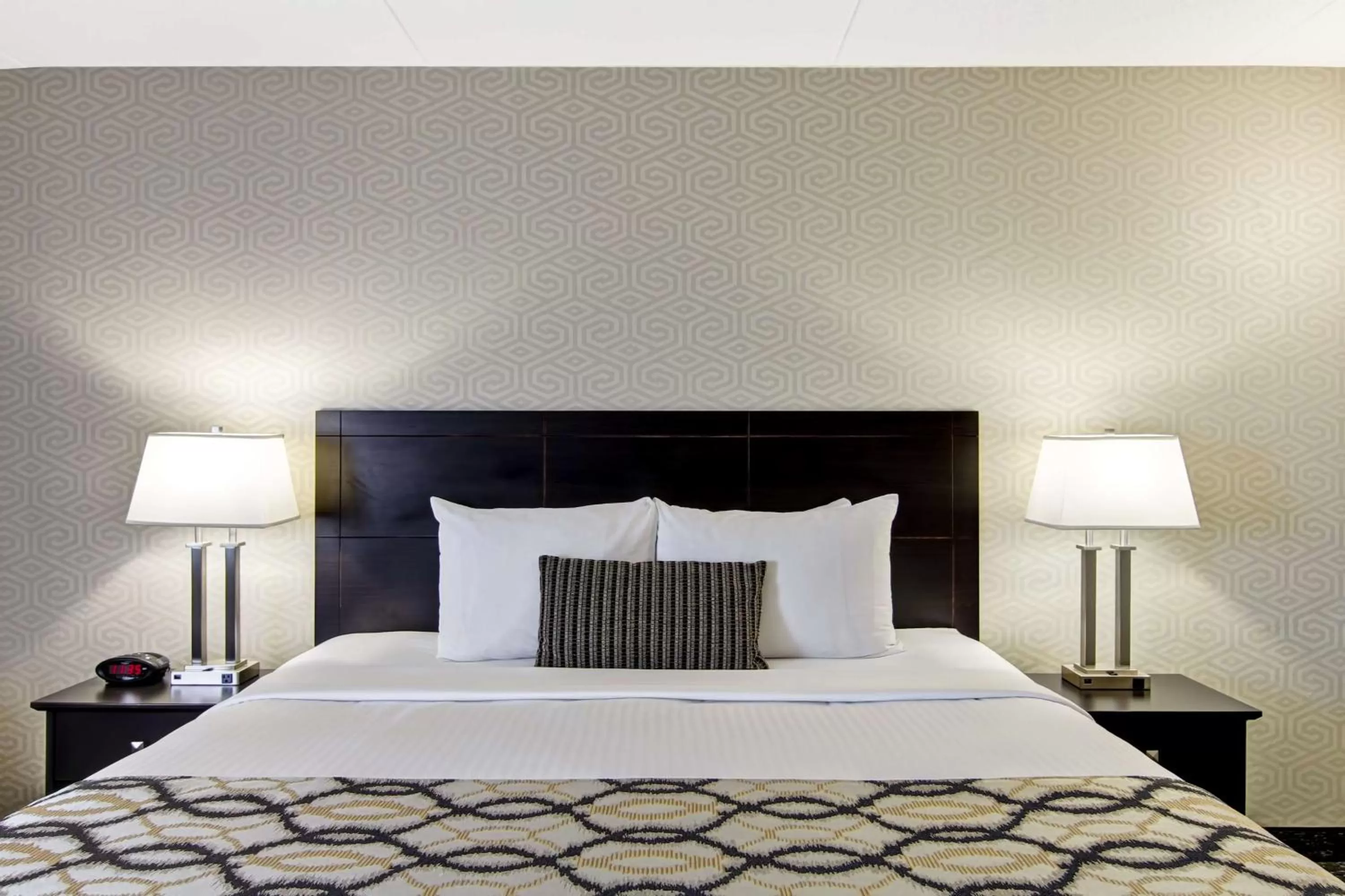 One-Bedroom Suite in Radisson Hotel & Conference Centre Edmonton