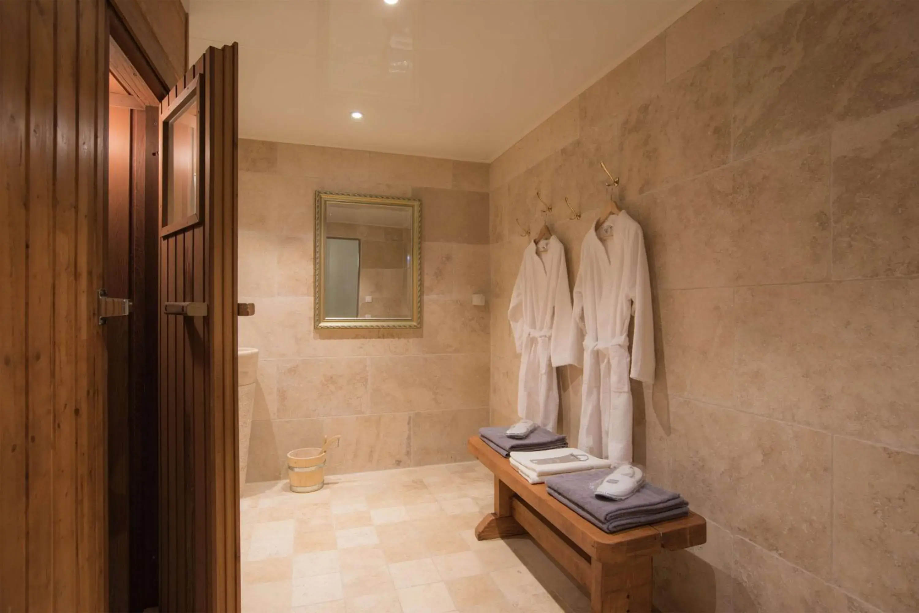 Spa and wellness centre/facilities, Bathroom in Best Western Sevan Parc Hotel