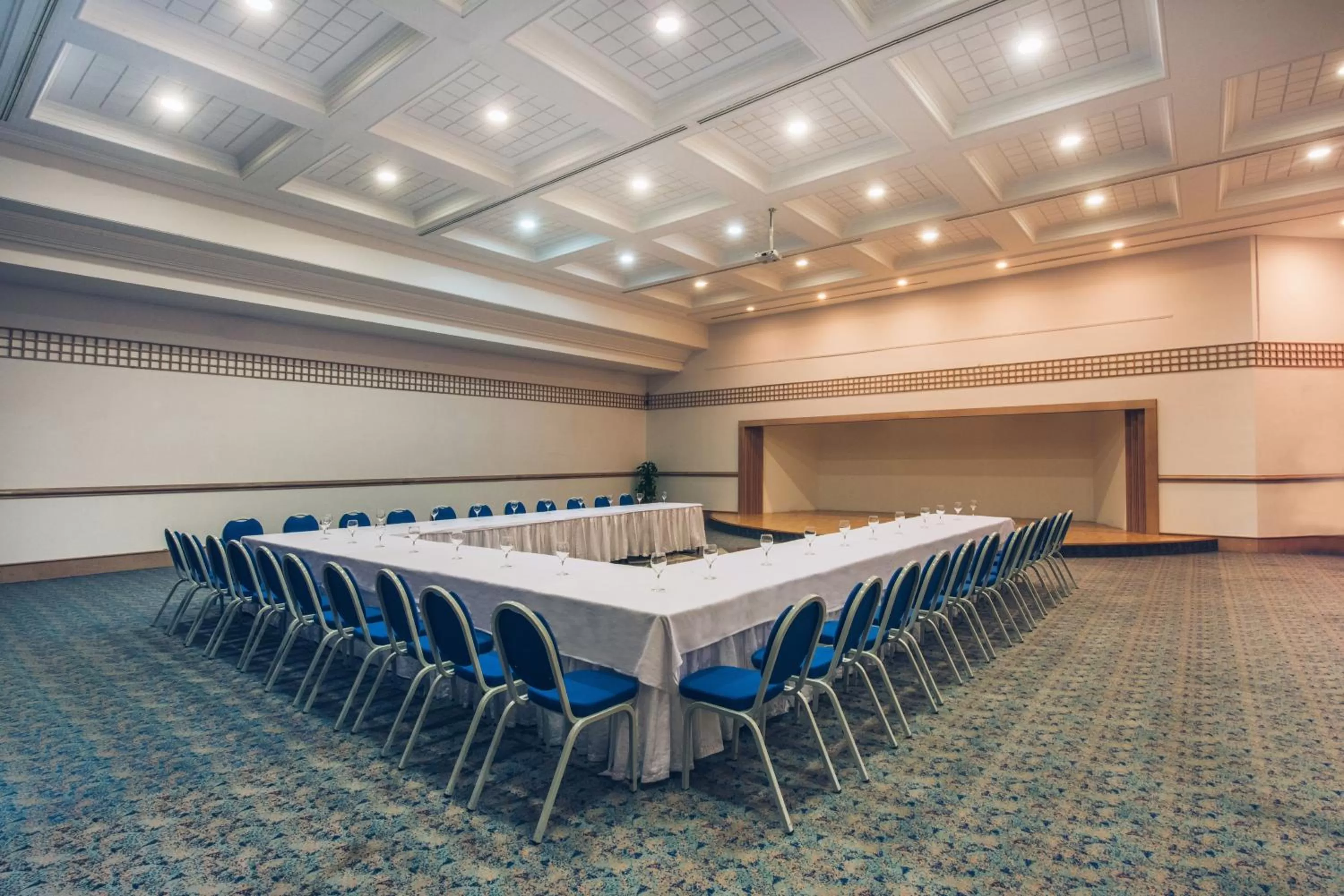 Meeting/conference room in Iberostar Waves Averroes