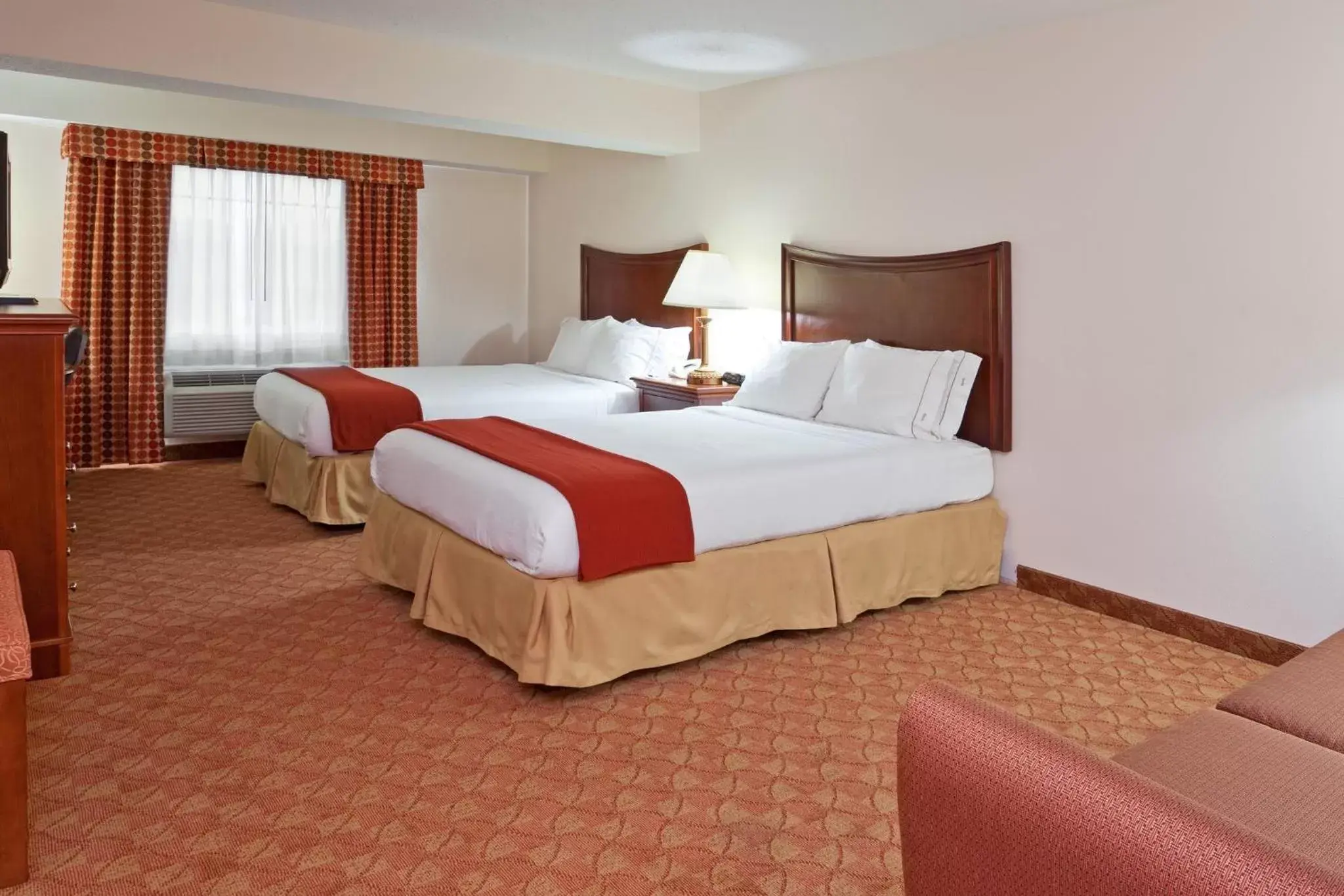 Photo of the whole room, Bed in Holiday Inn Express Murrysville - Delmont, an IHG Hotel