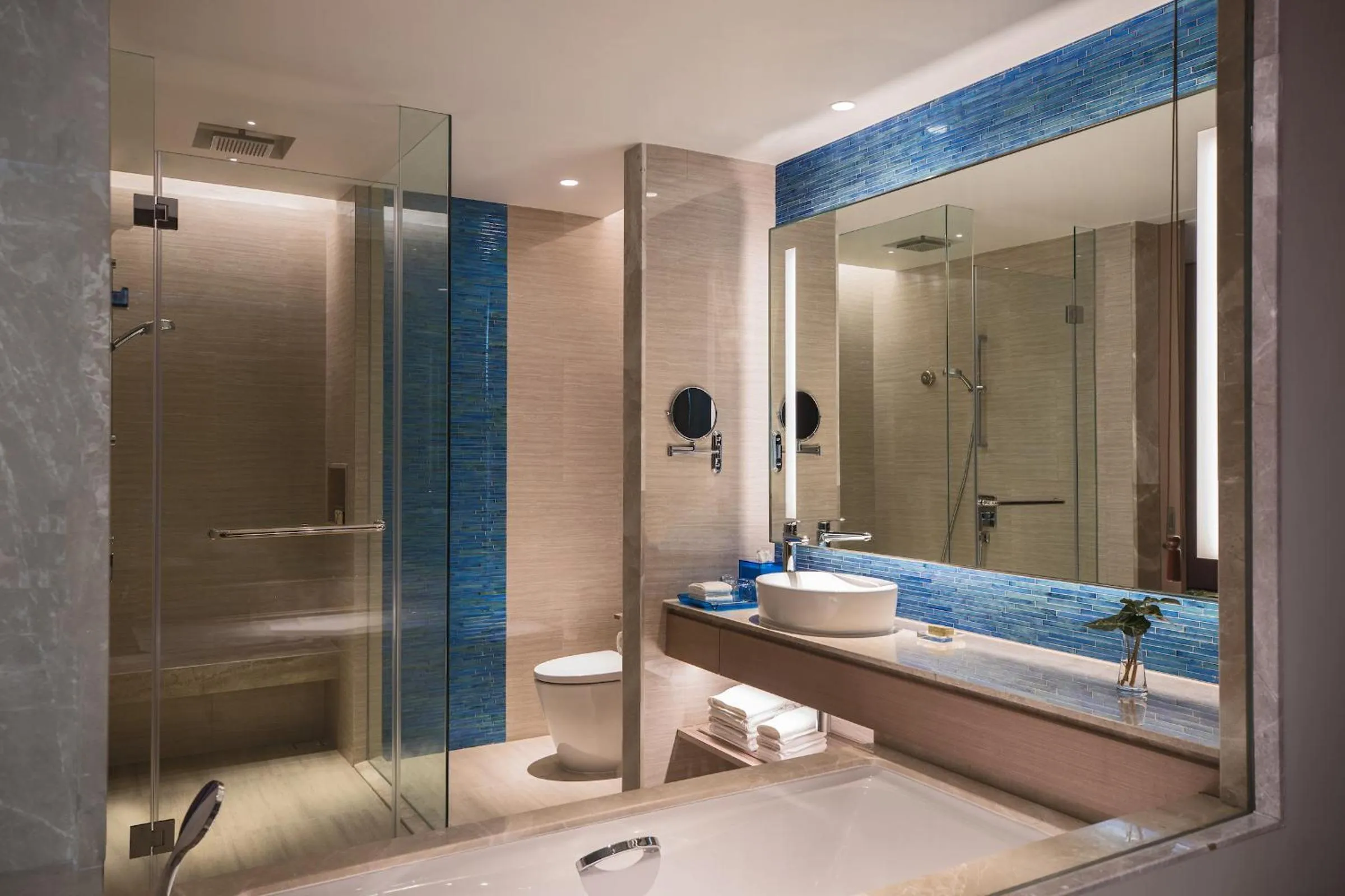 Guest Room with Pool View   in Renaissance Pattaya Resort & Spa