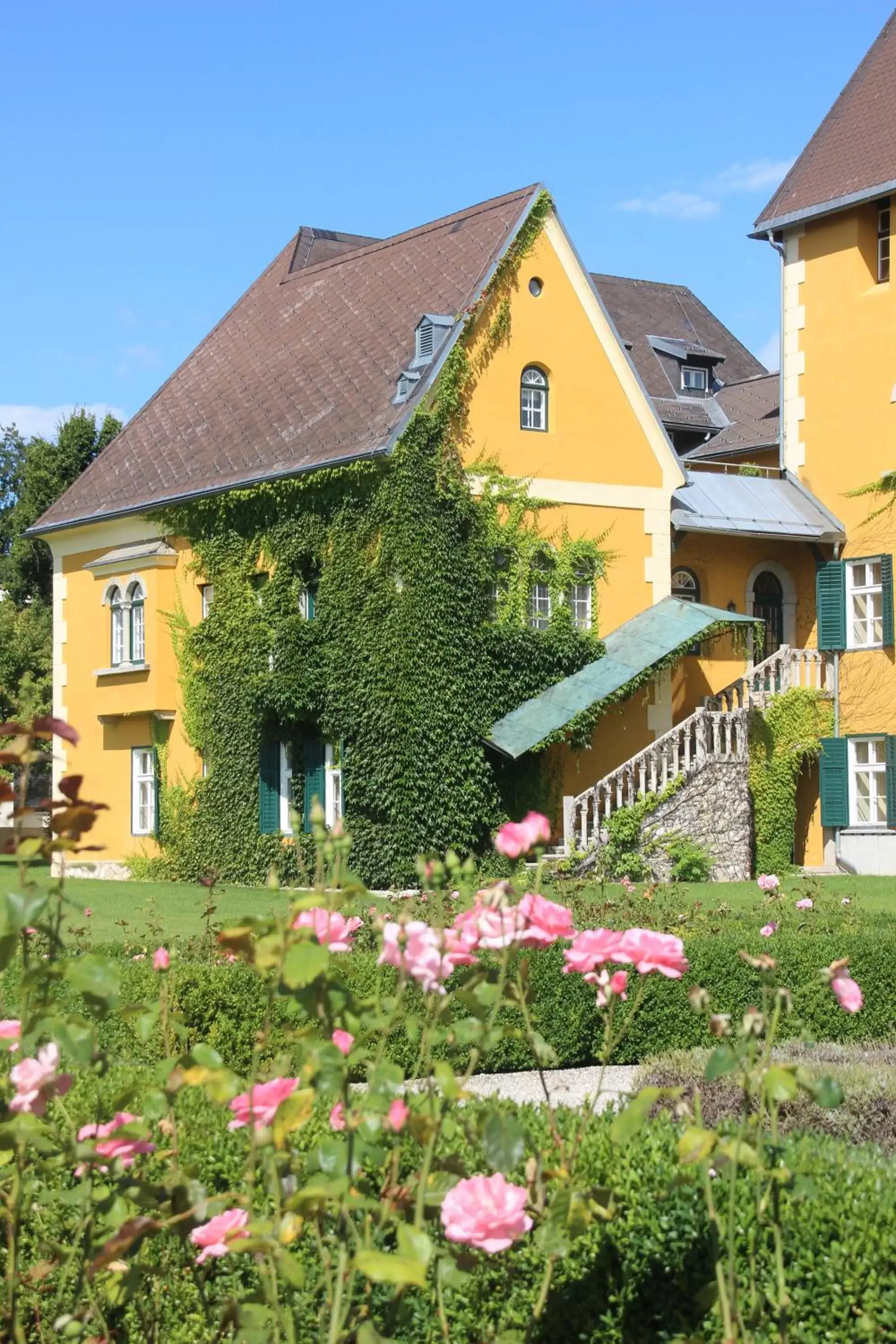 Garden, Property Building in Falkensteiner Schlosshotel Velden – The Leading Hotels of the World