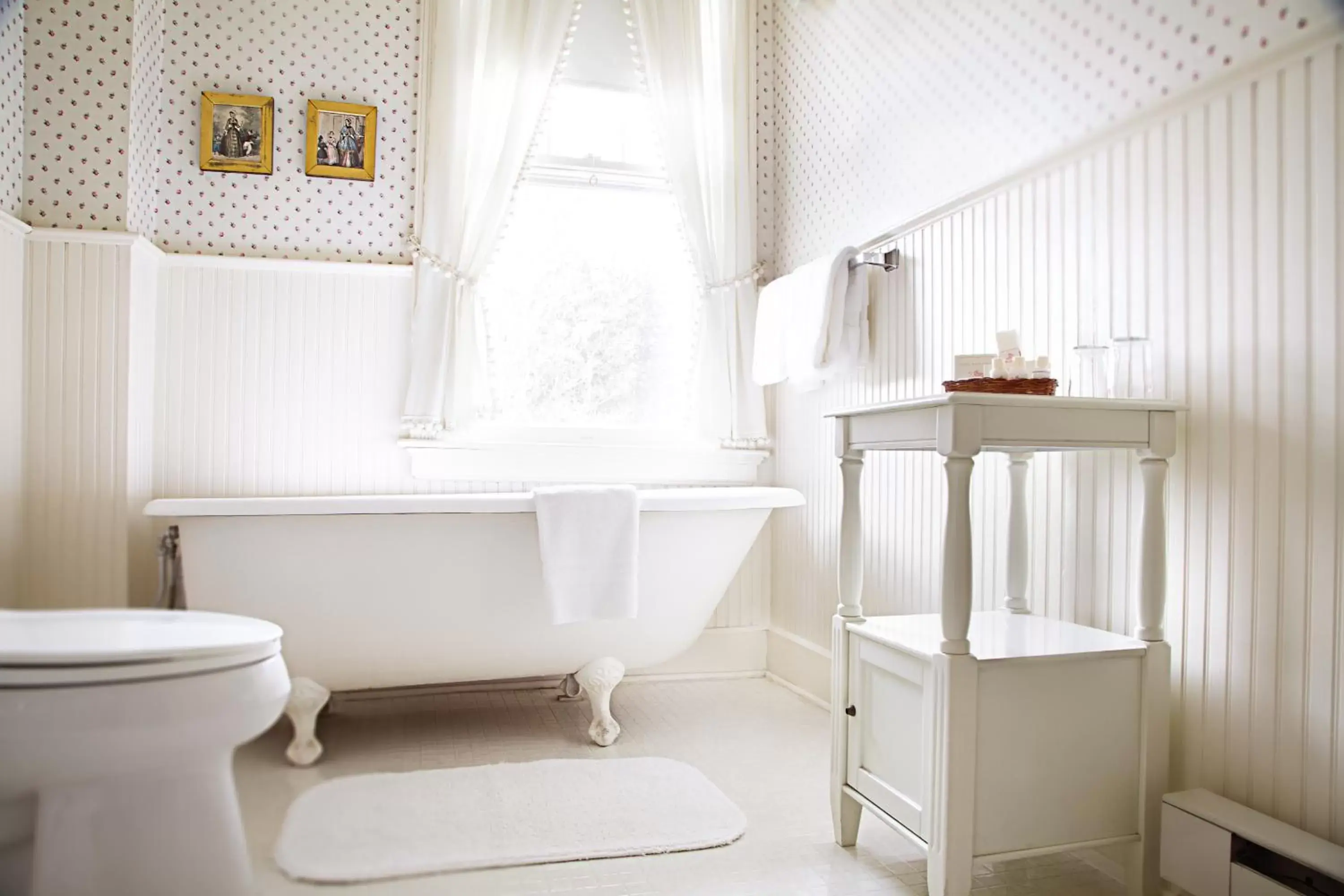 Bathroom in The Red Lion Inn