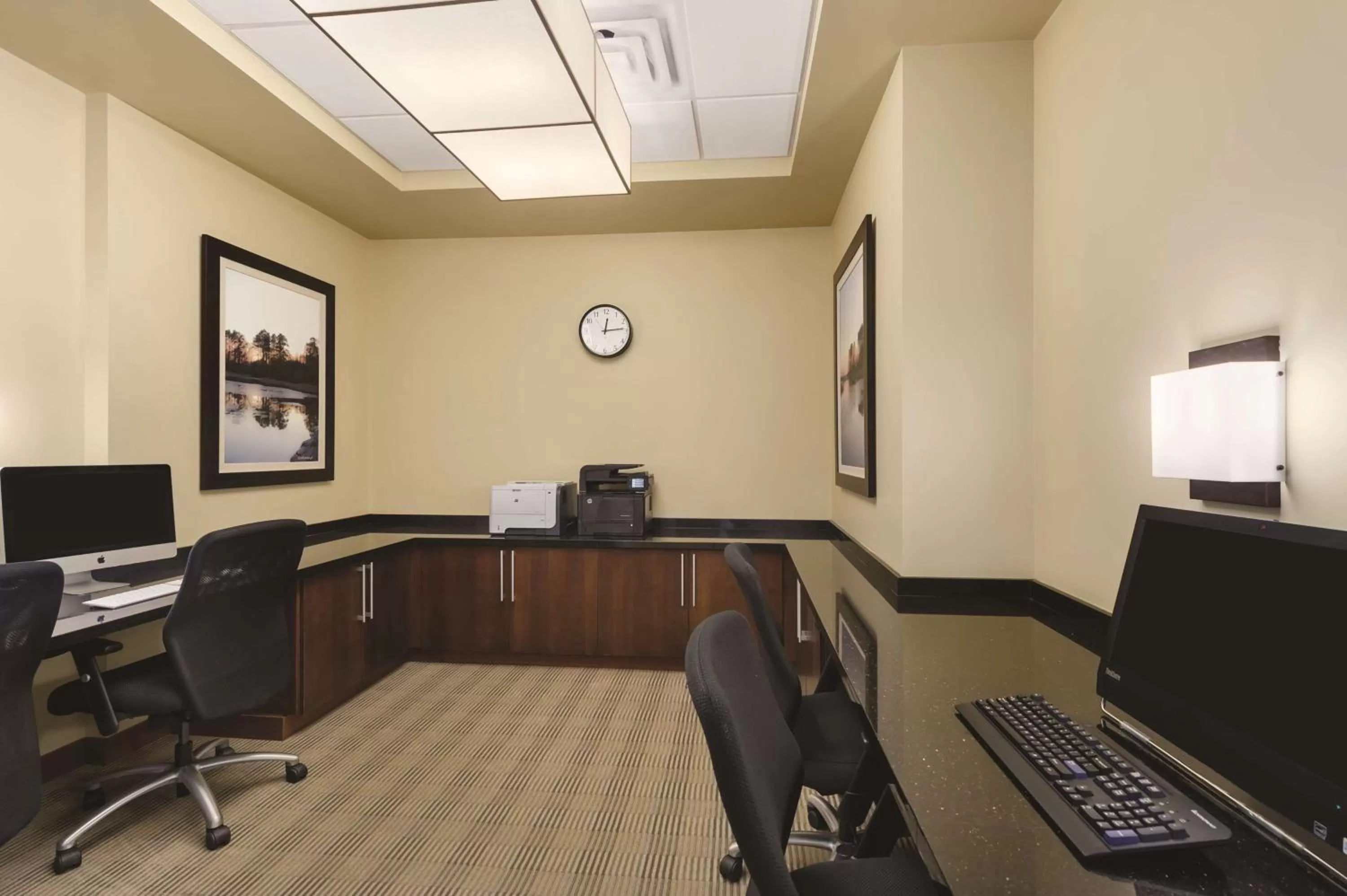 Business facilities in Embassy Suites by Hilton Orlando Lake Buena Vista South