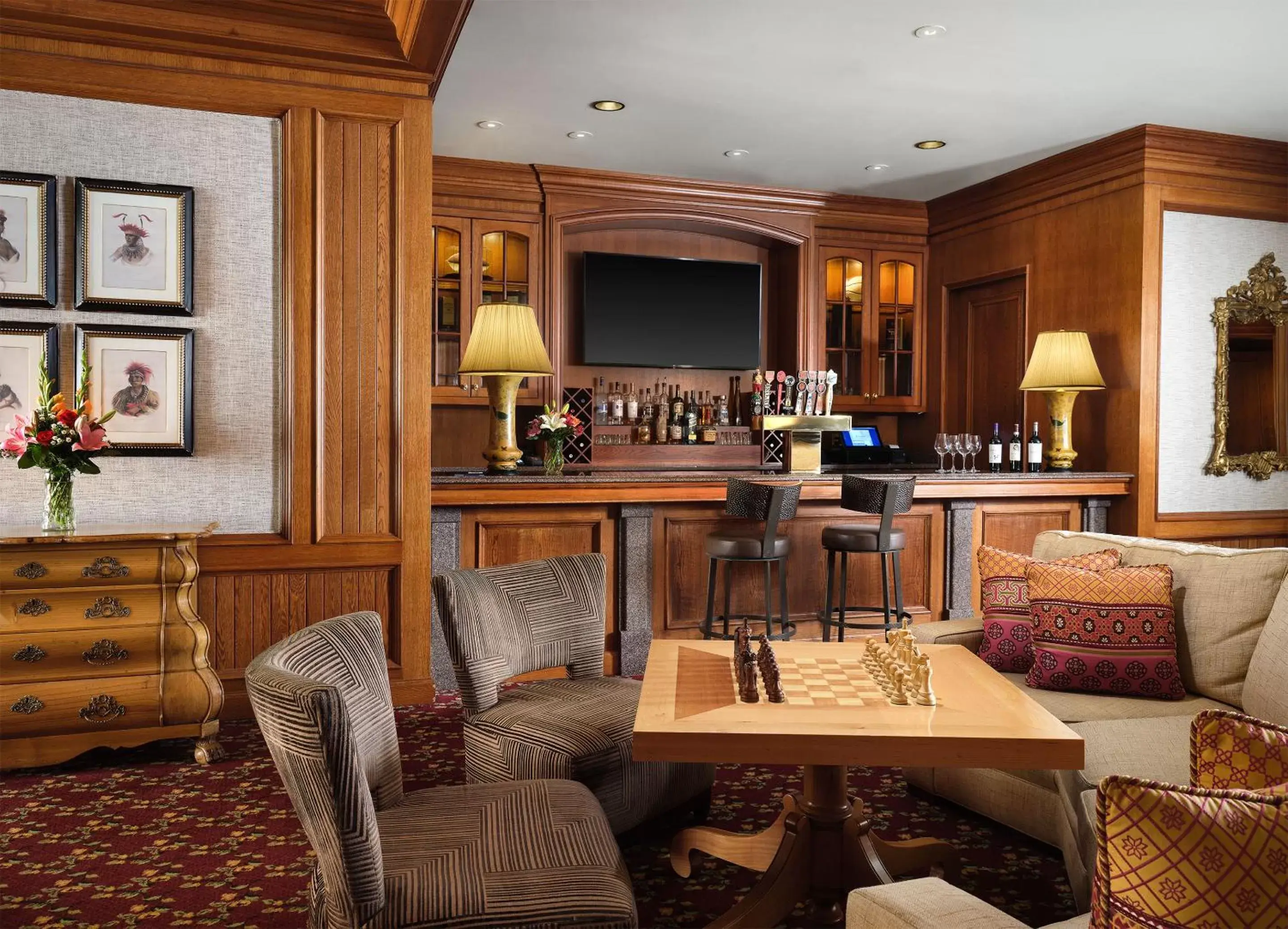 Lounge or bar in Little America Hotel & Resort Cheyenne