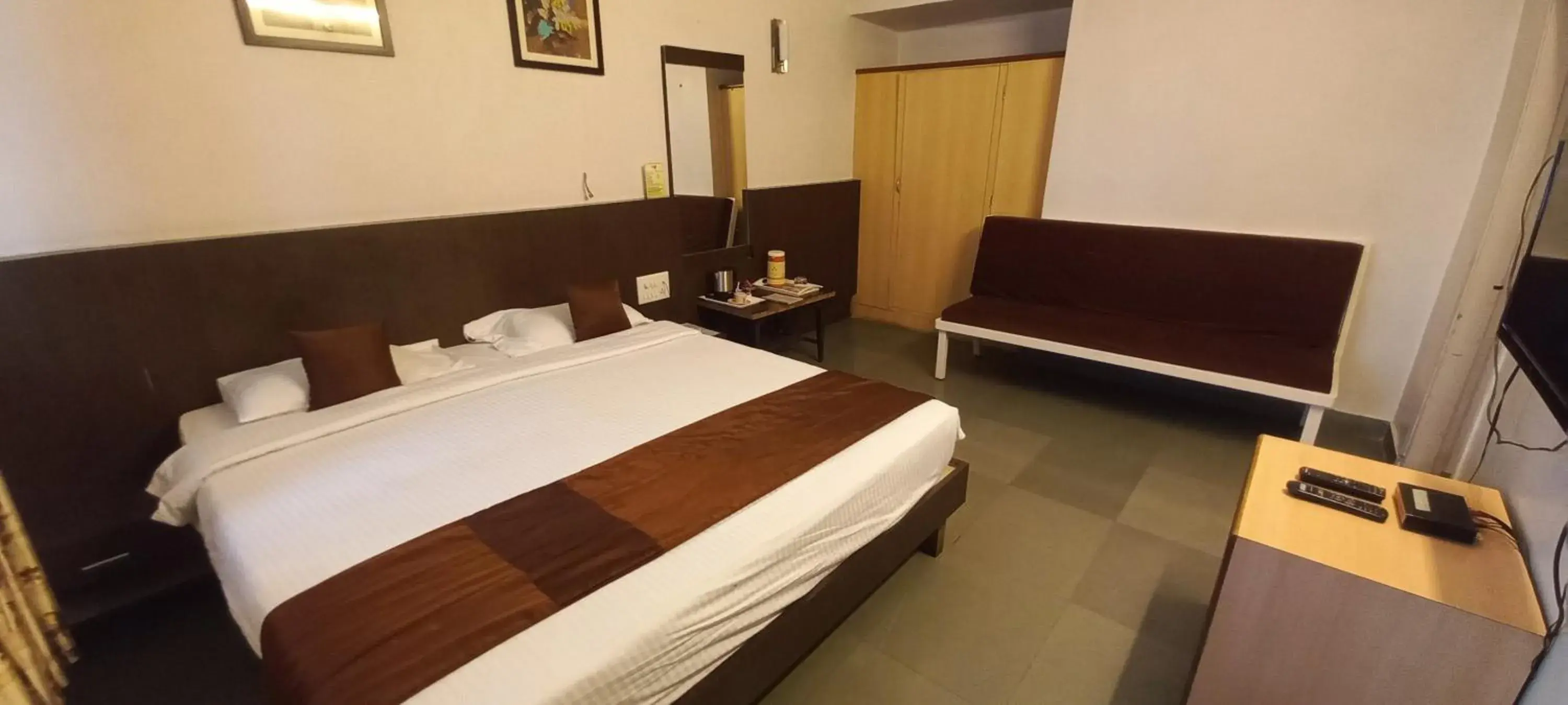 Guests, Bed in Hotel Rama Heritage