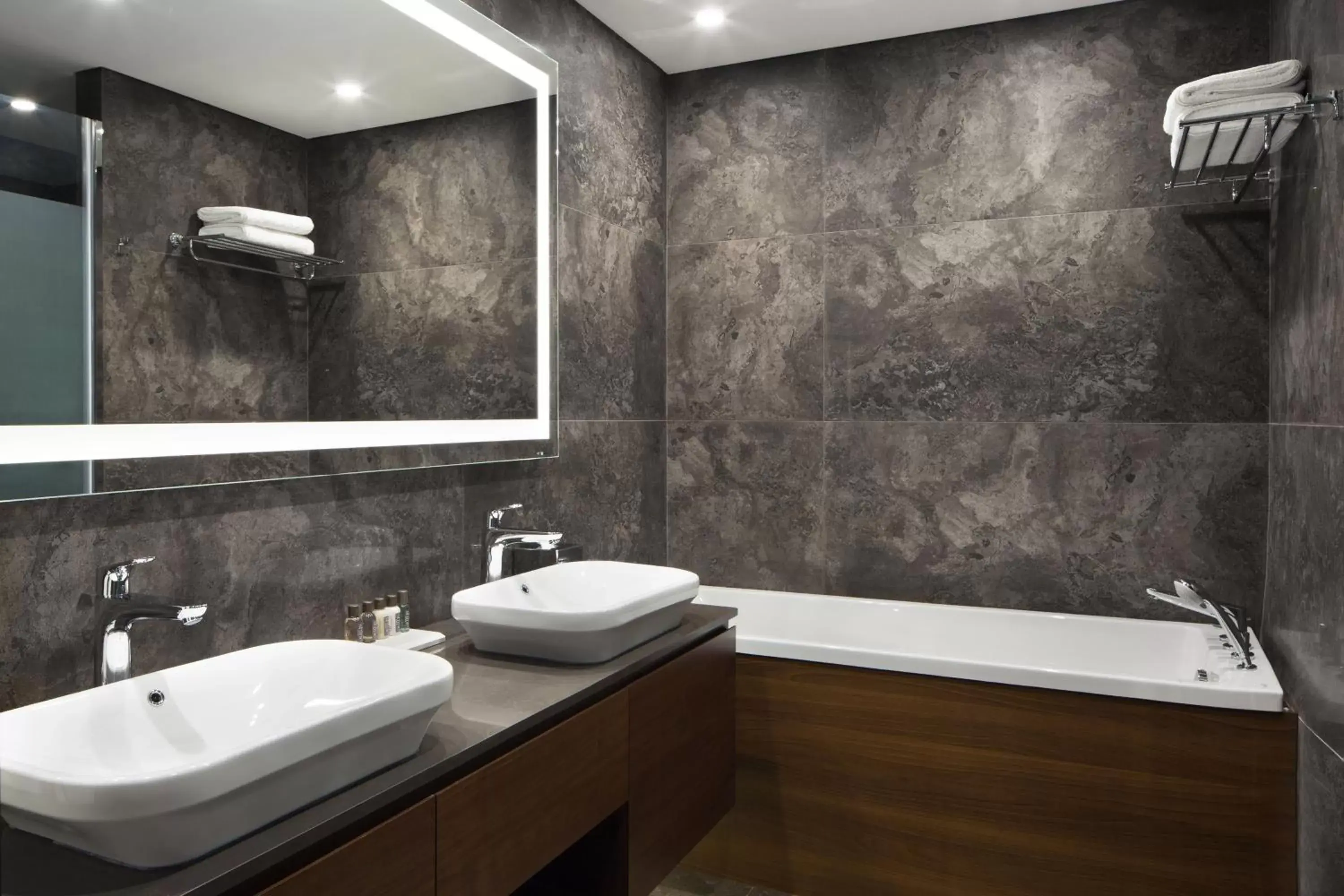 Photo of the whole room, Bathroom in Sheraton Grand Istanbul Atasehir