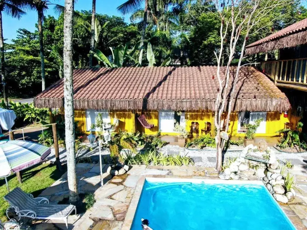 Swimming Pool in Pousada Papaya Container