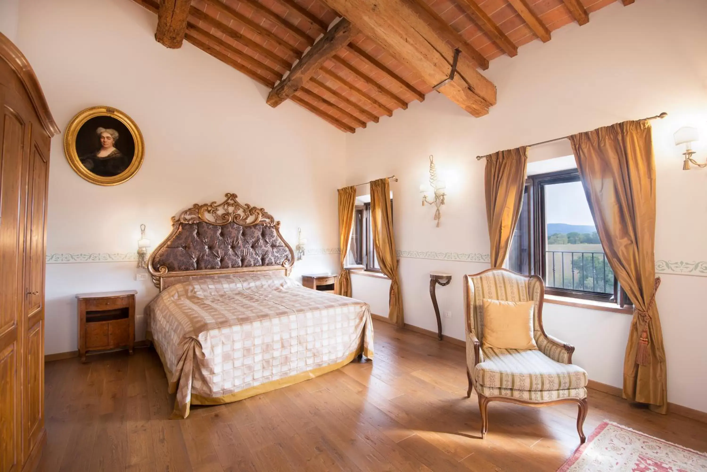 Photo of the whole room, Bed in Palazzo Pacini