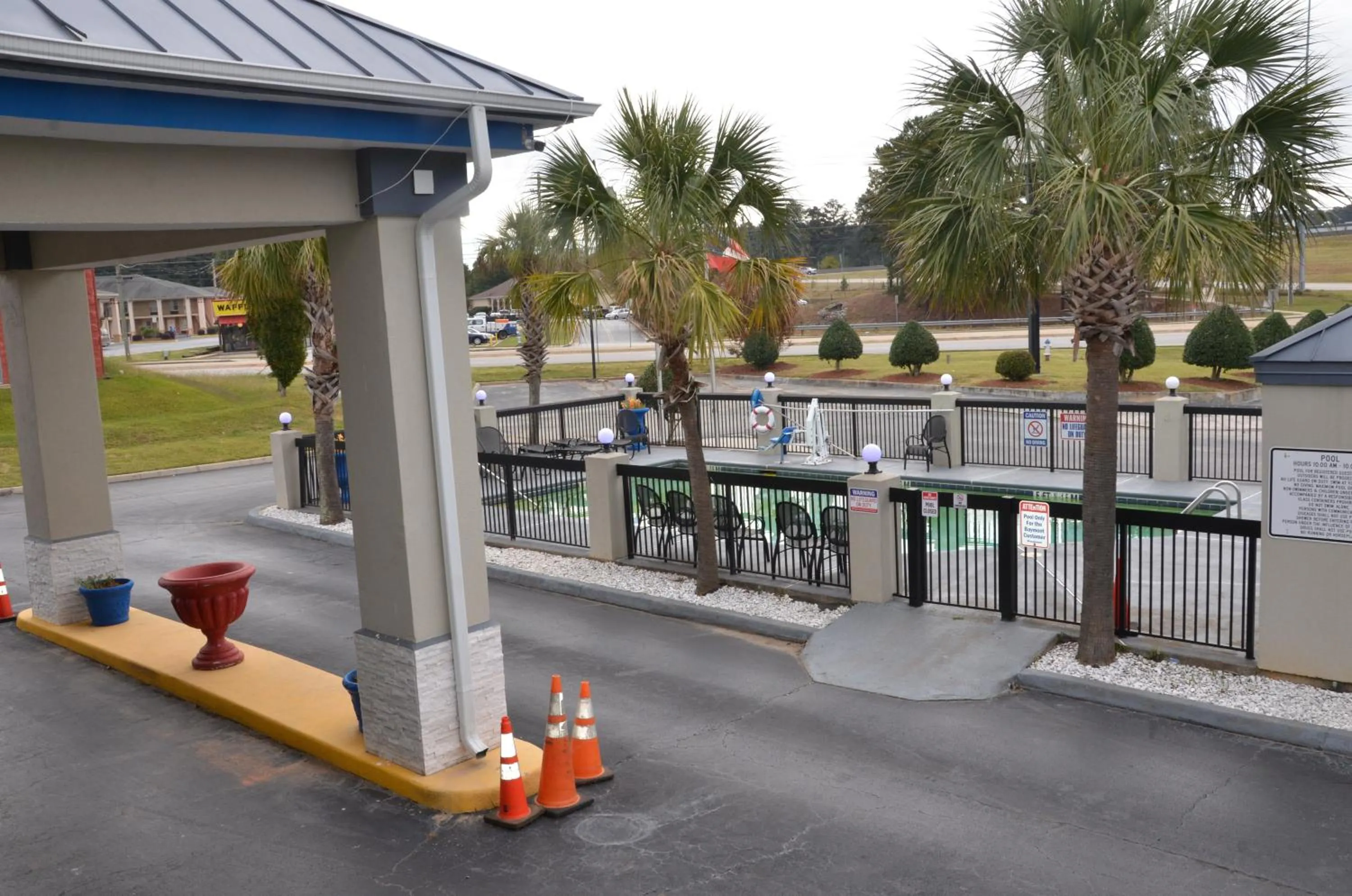 Property building in BAYMONT INN