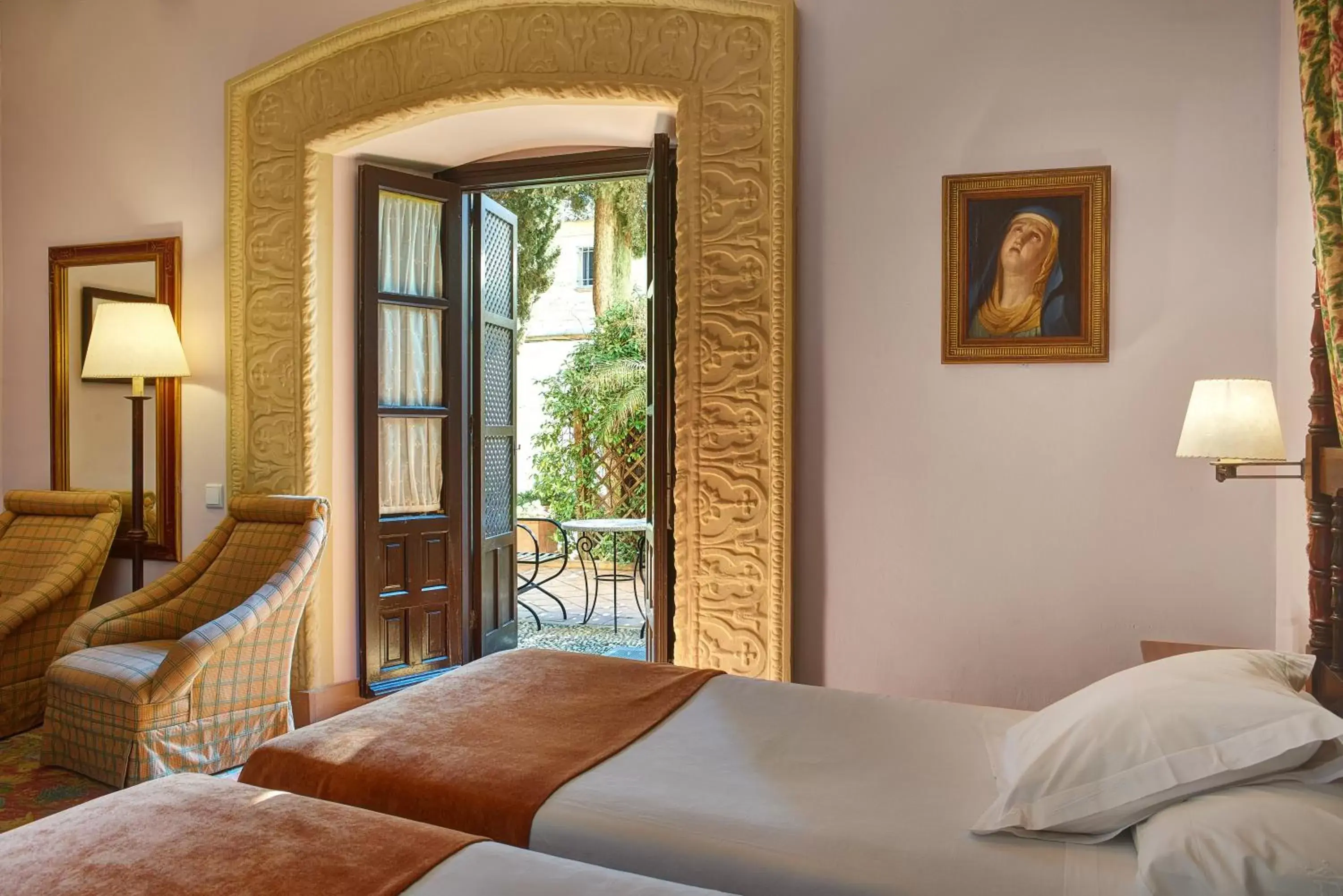 Photo of the whole room, Bed in Parador de Ubeda Photo of the whole room, Bed in Parador de Ubeda