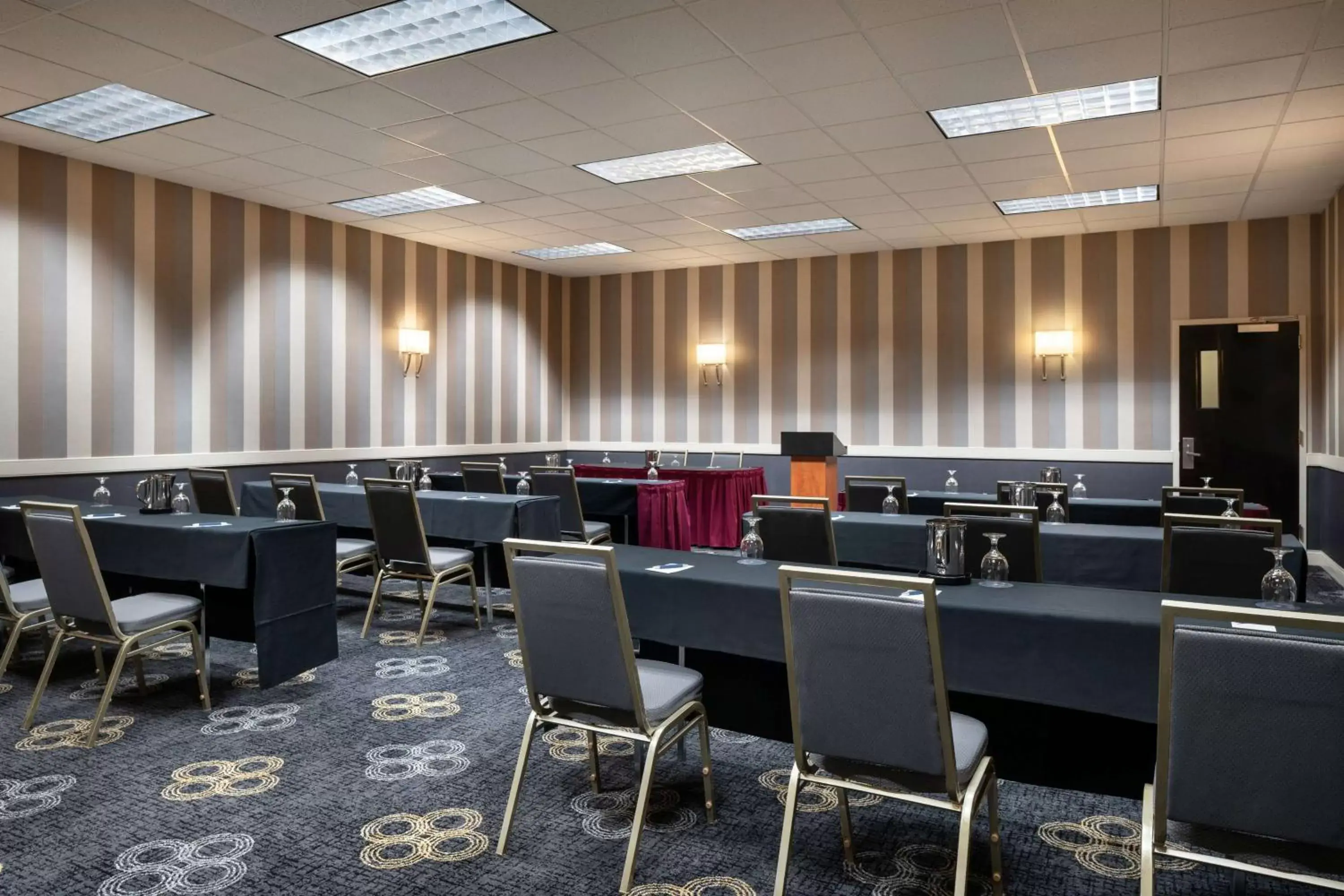 Meeting/conference room in Wyndham Phoenix Airport - Tempe