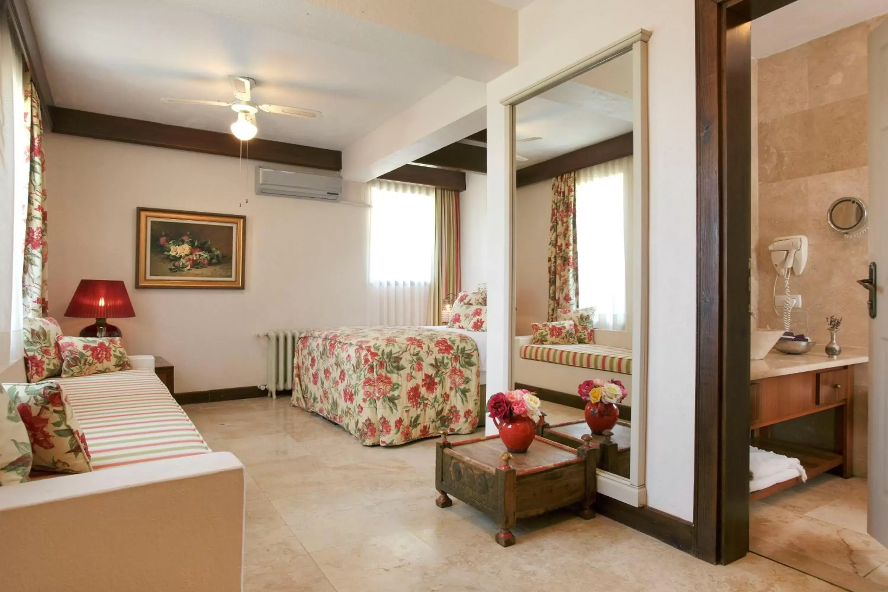 Double Room with Terrace in Gullu Konaklari Double Room with Terrace in Gullu Konaklari