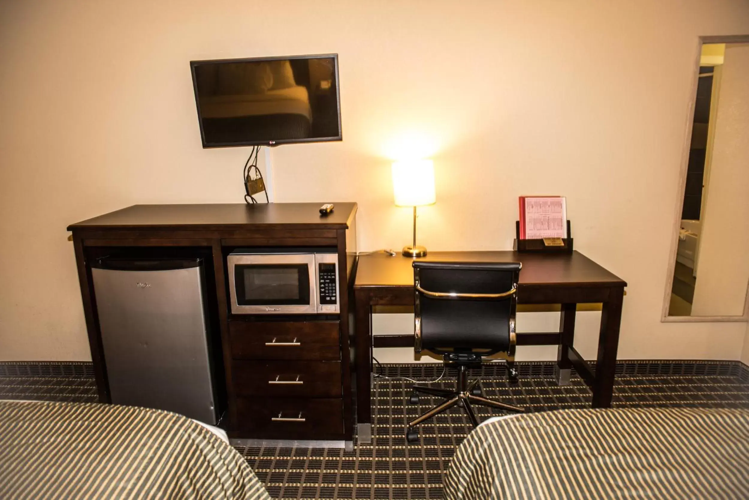 TV and multimedia, TV/Entertainment Center in Ramada by Wyndham Flagstaff East