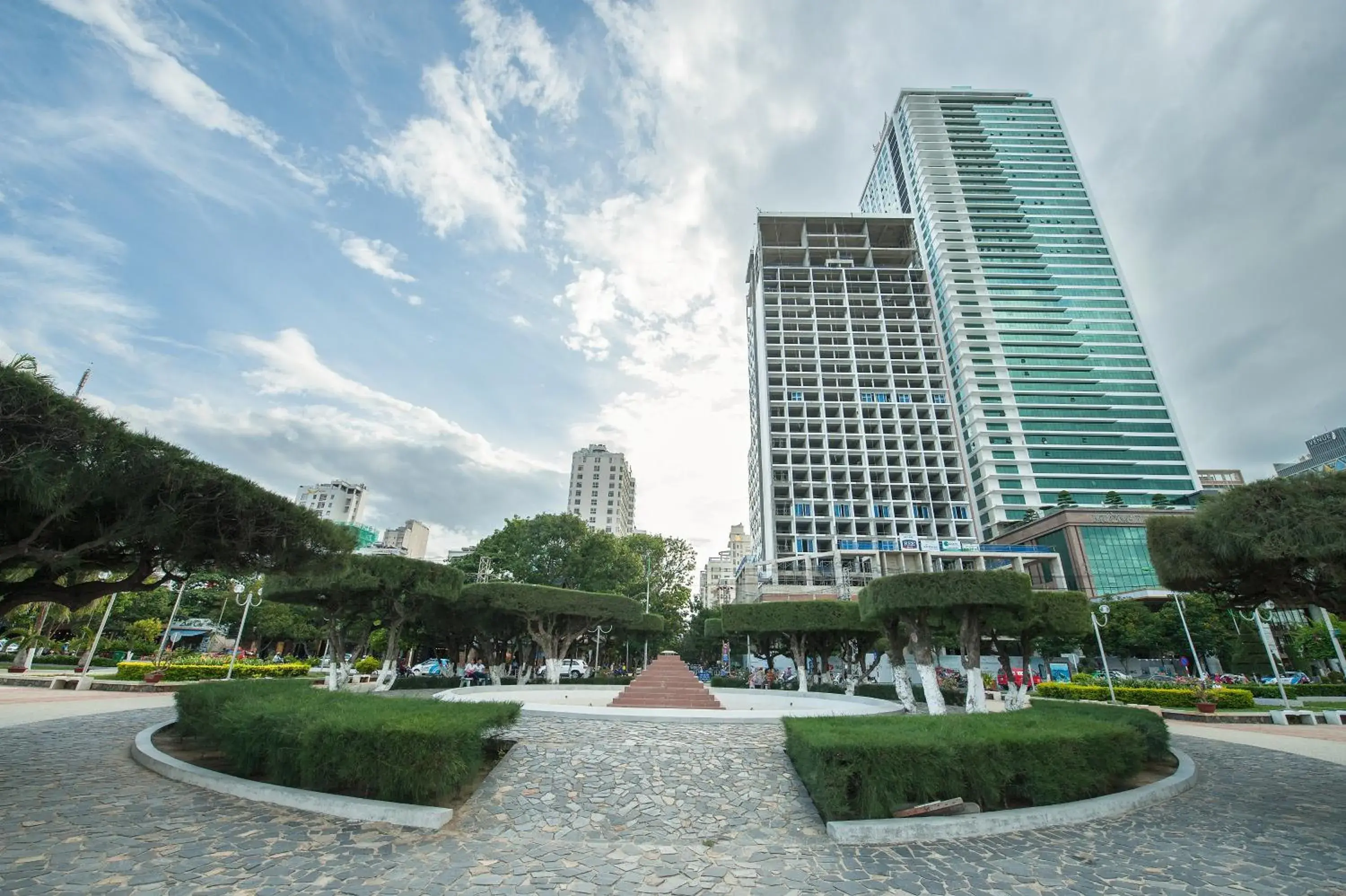 City view, Garden in Palm Beach Hotel