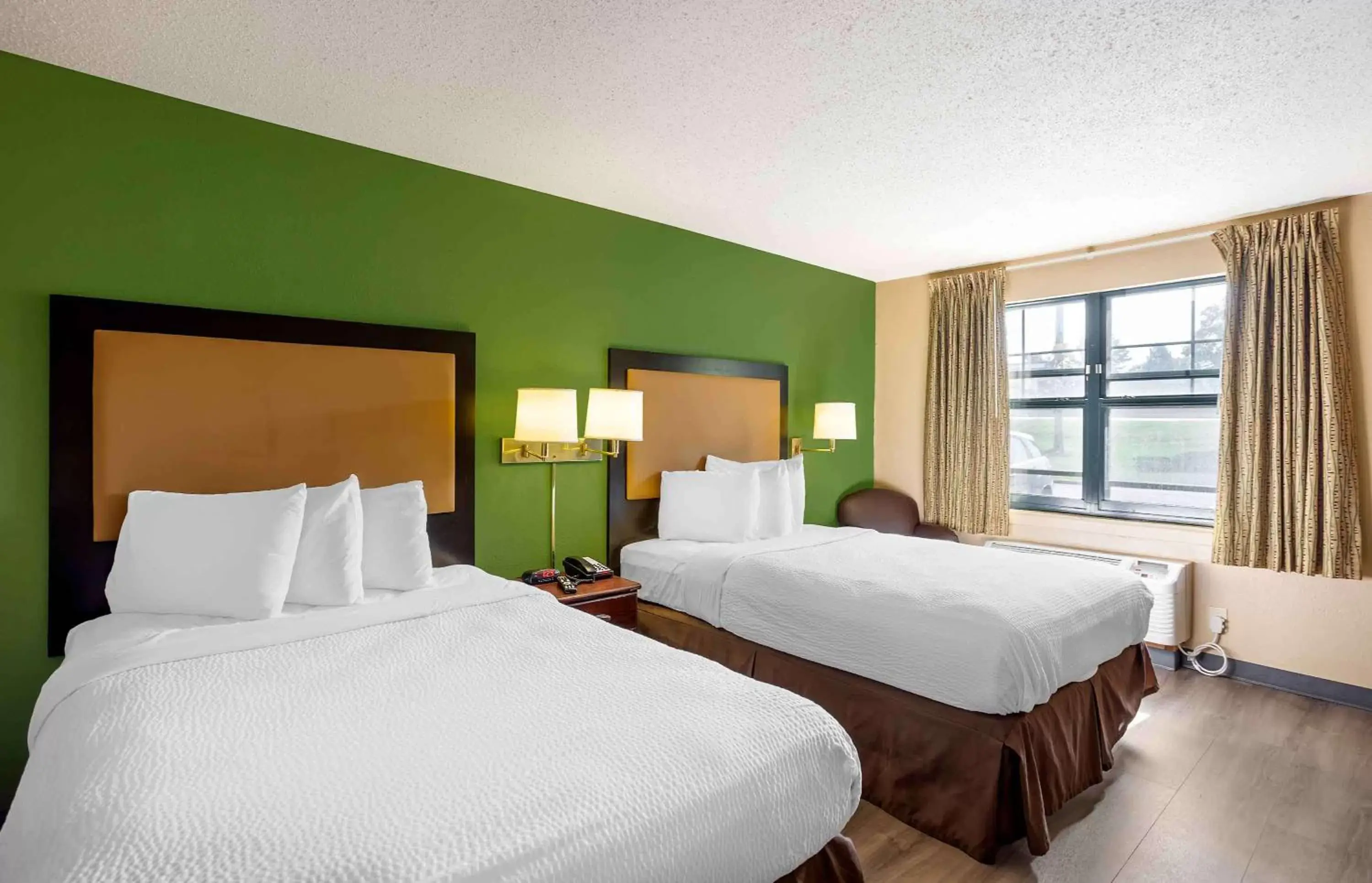 Bedroom, Bed in Extended Stay America Suites - Philadelphia - Exton