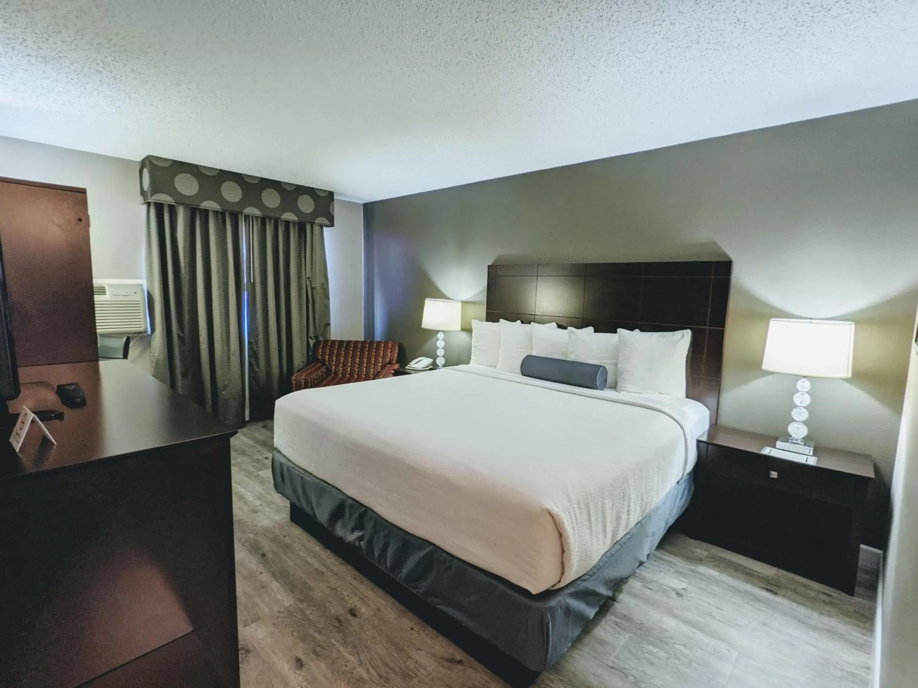 Bedroom in Best Western Eden Prairie Inn
