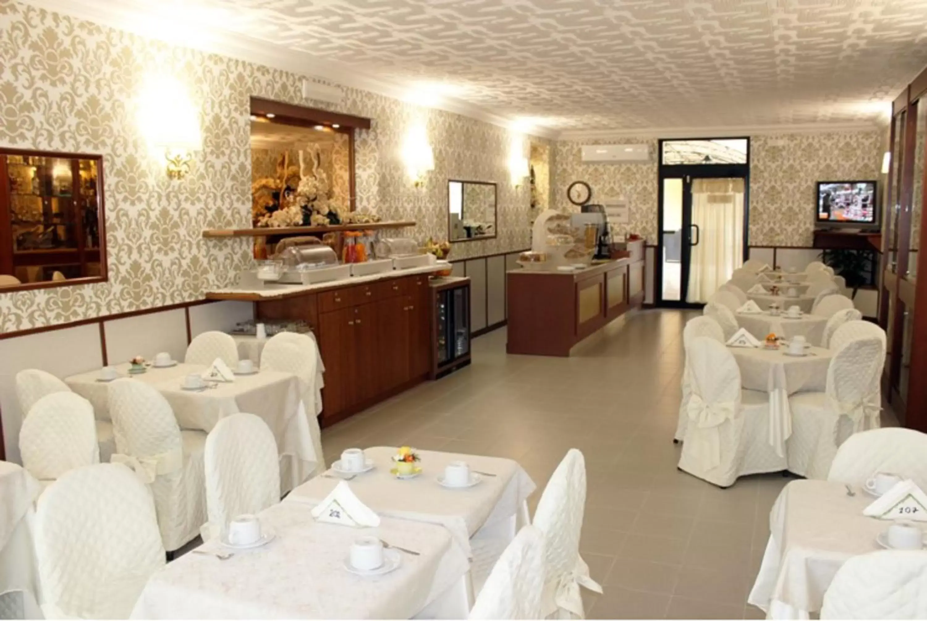Lounge or bar, Banquet Facilities in Hotel Nespolo D'Oro