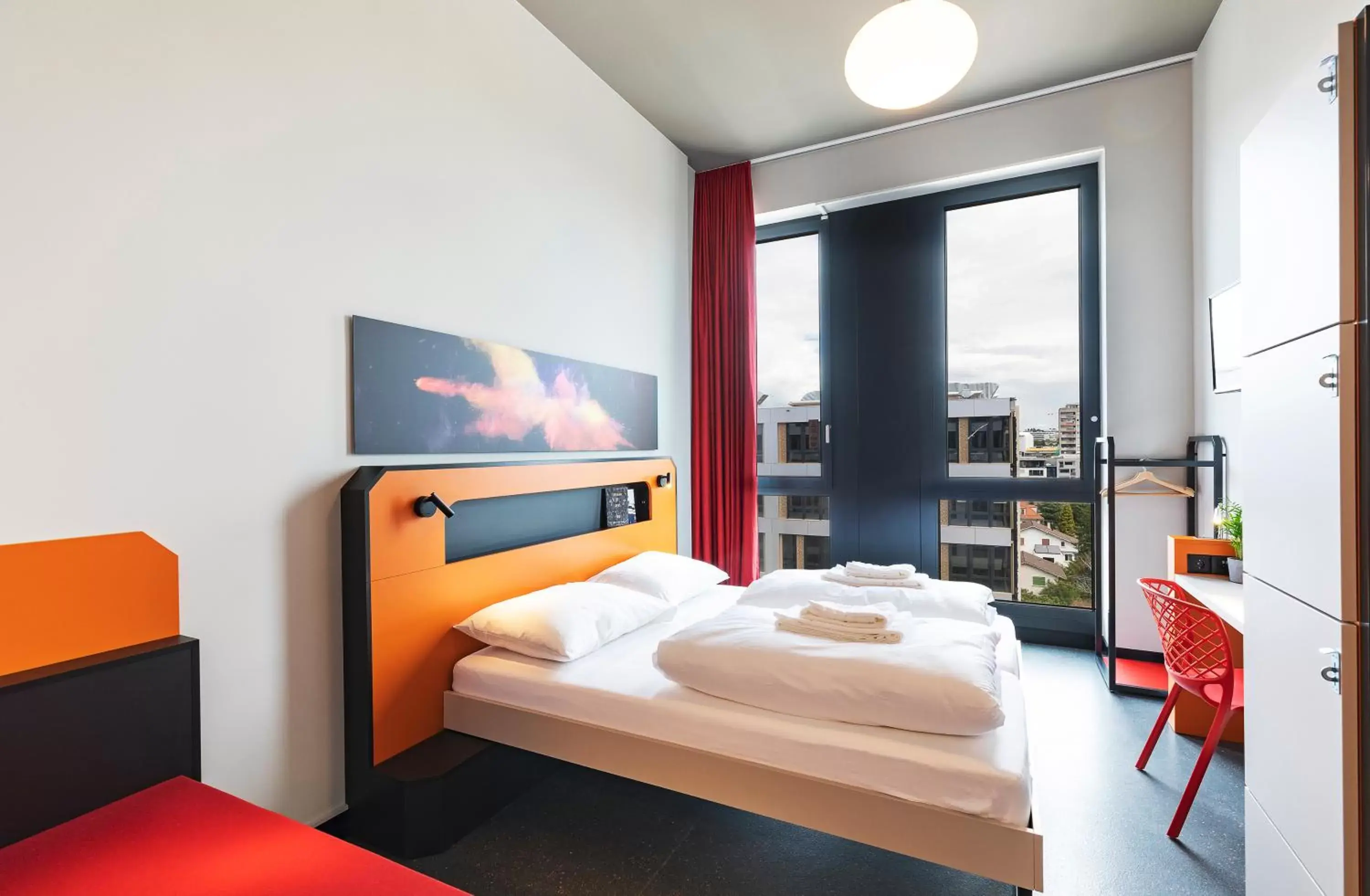 Bedroom, Bed in MEININGER Hotel Genève Centre Charmilles