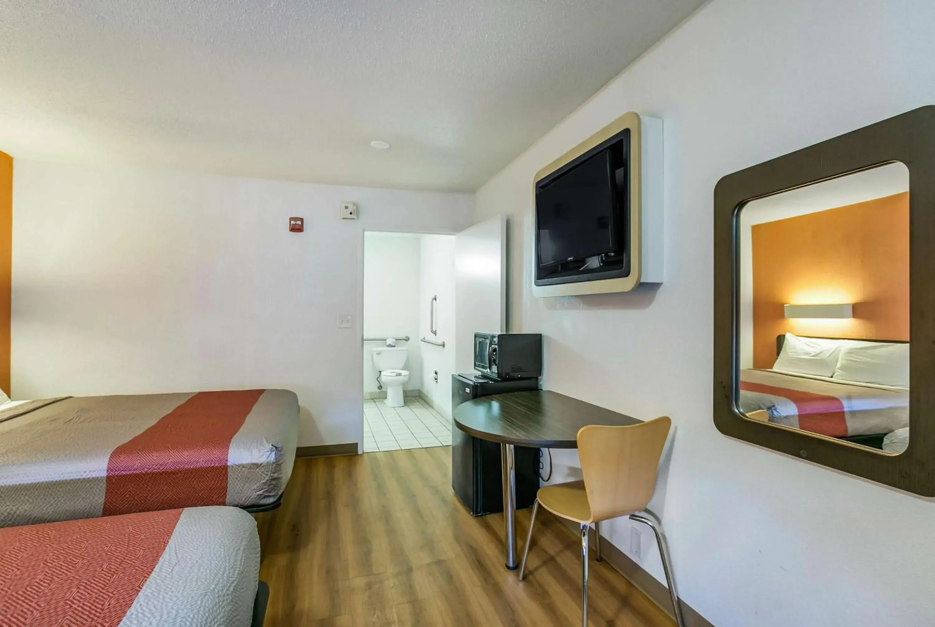 TV and multimedia, TV/Entertainment Center in Motel 6-Dothan, AL