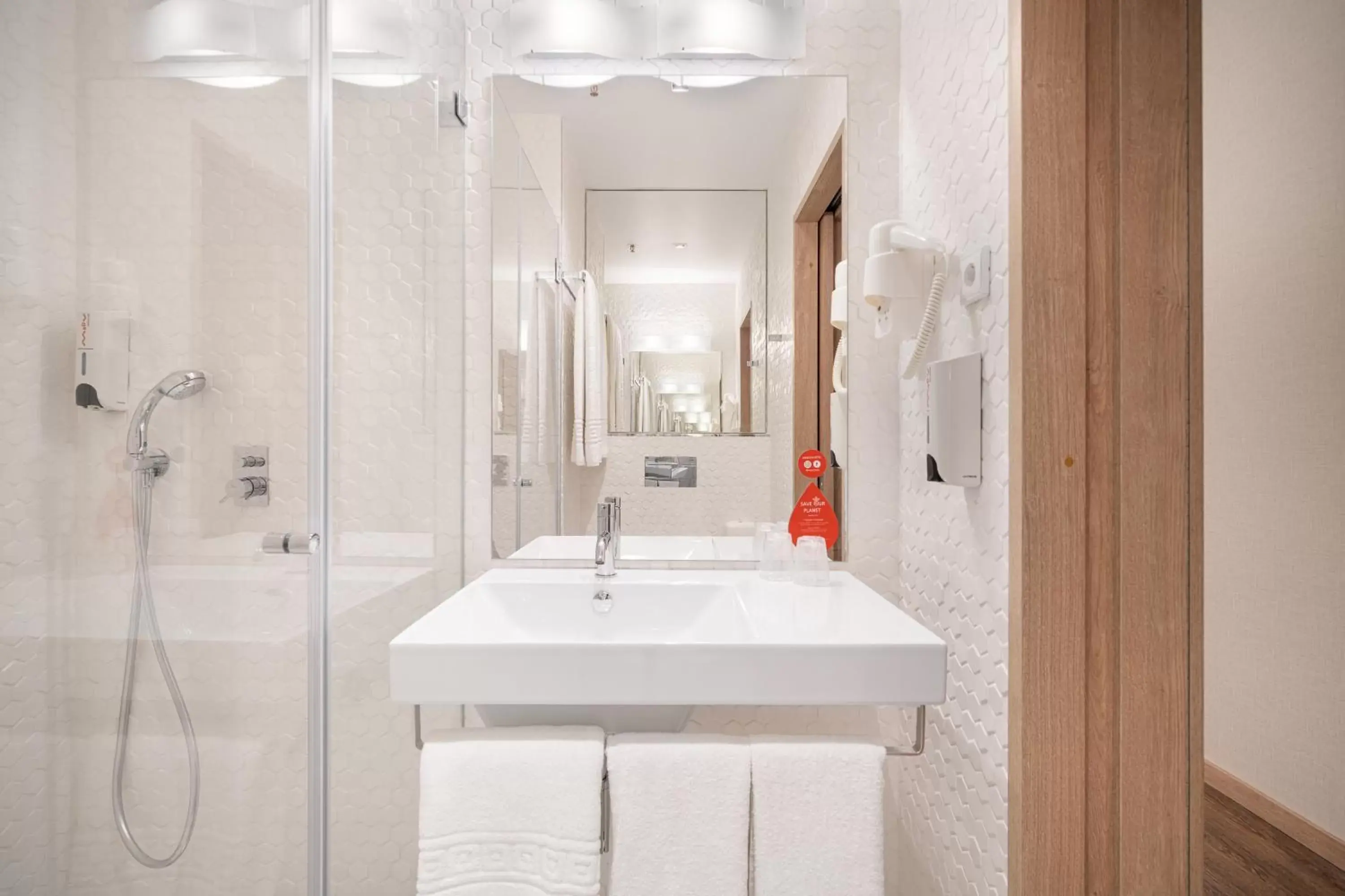 Bathroom in Moov Hotel Oeiras
