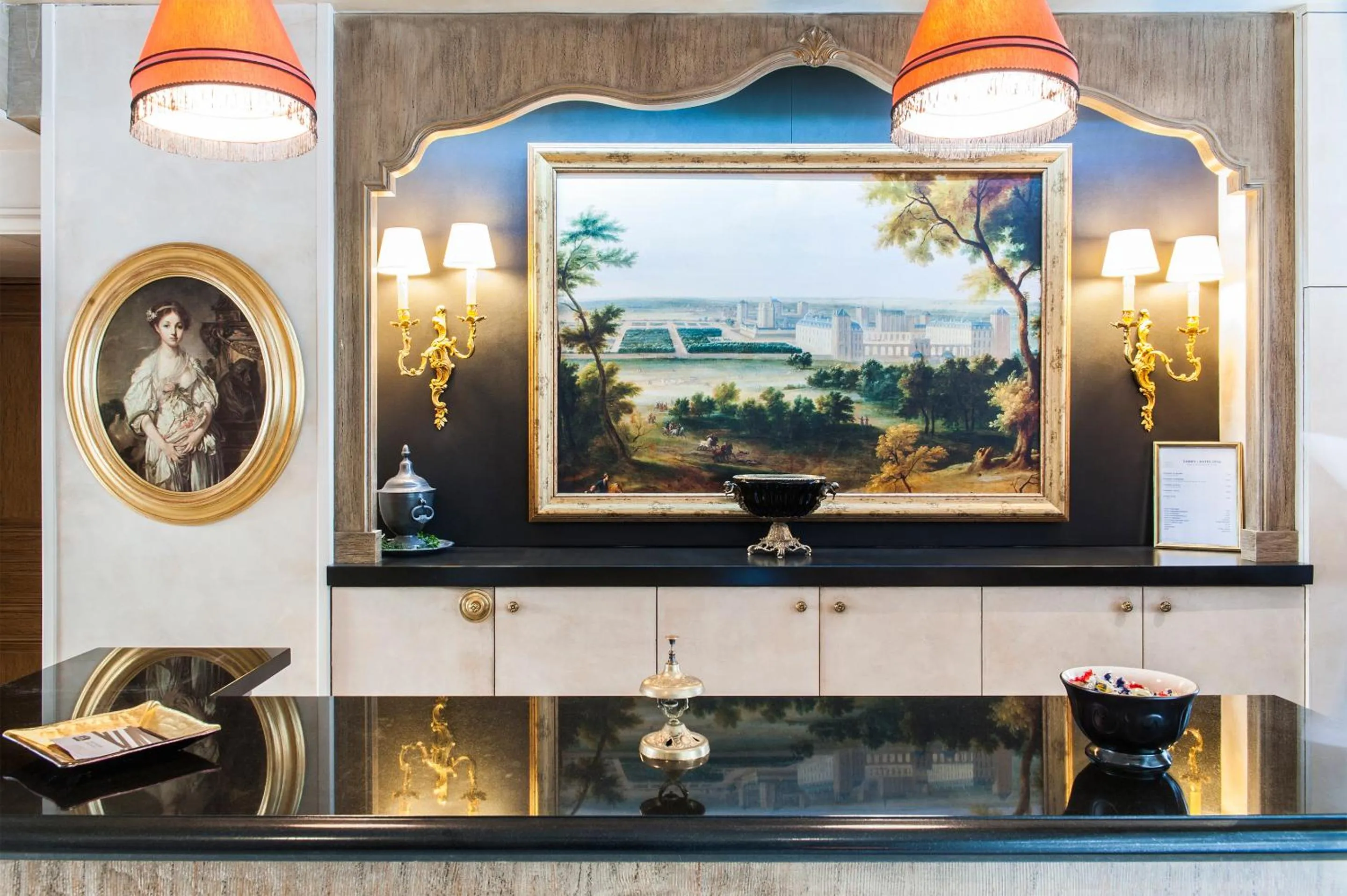 Lobby or reception in Best Western Saint-Louis - Grand Paris - Vincennes