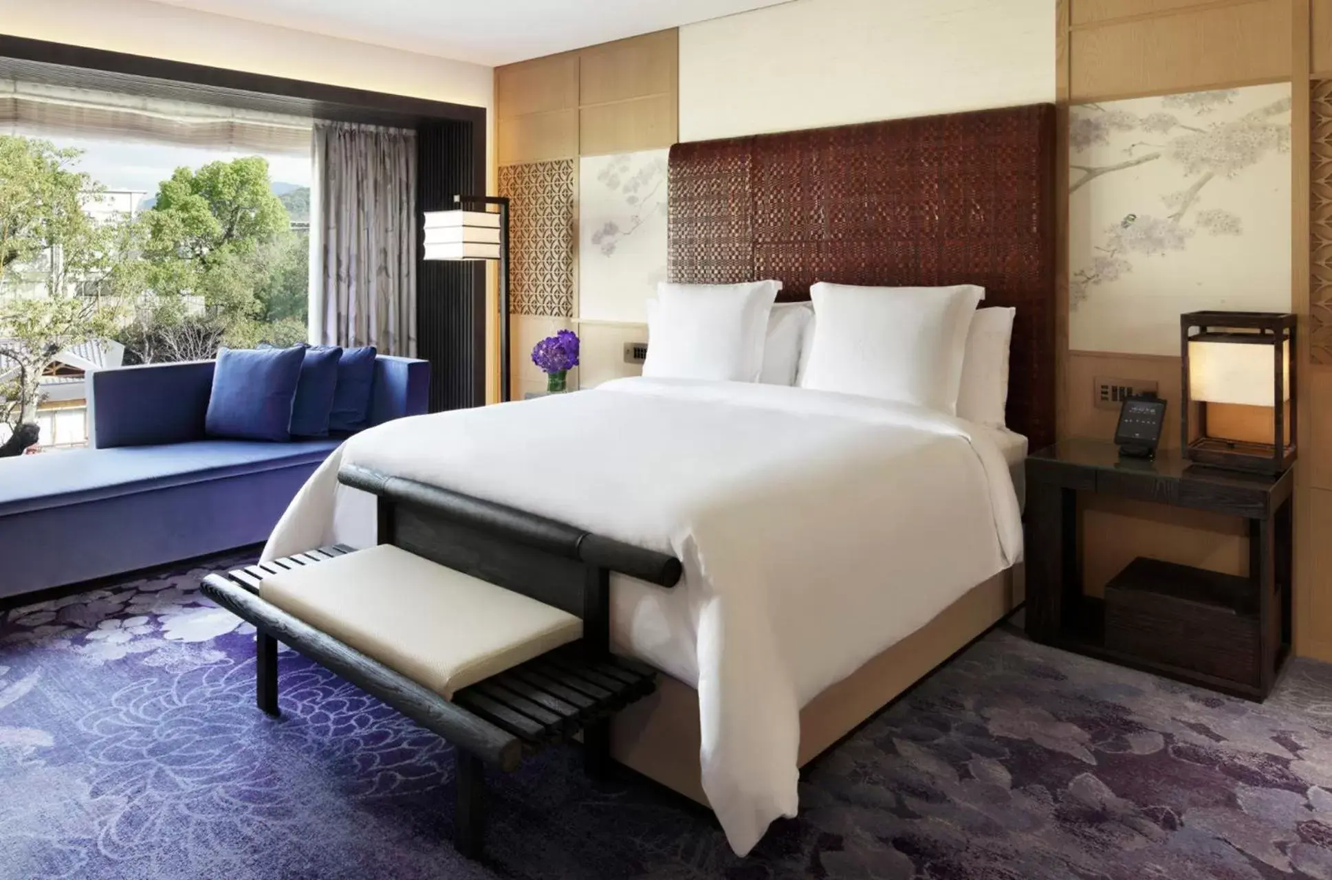 Bedroom, Bed in Four Seasons Hotel Kyoto Bedroom, Bed in Four Seasons Hotel Kyoto