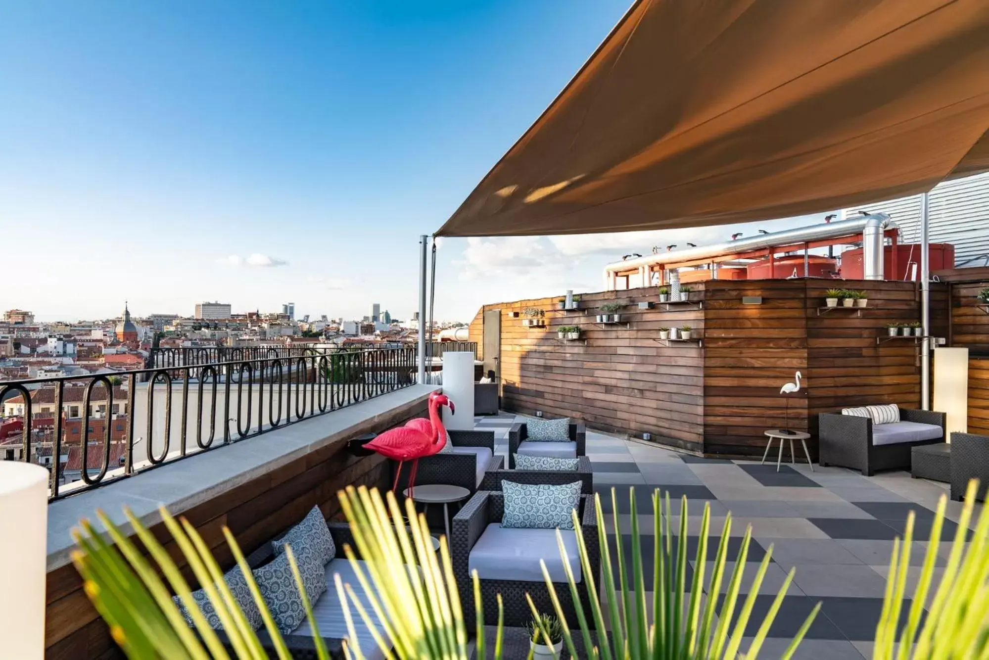 Balcony/Terrace, Restaurant/Places to Eat in Vincci Vía - 66